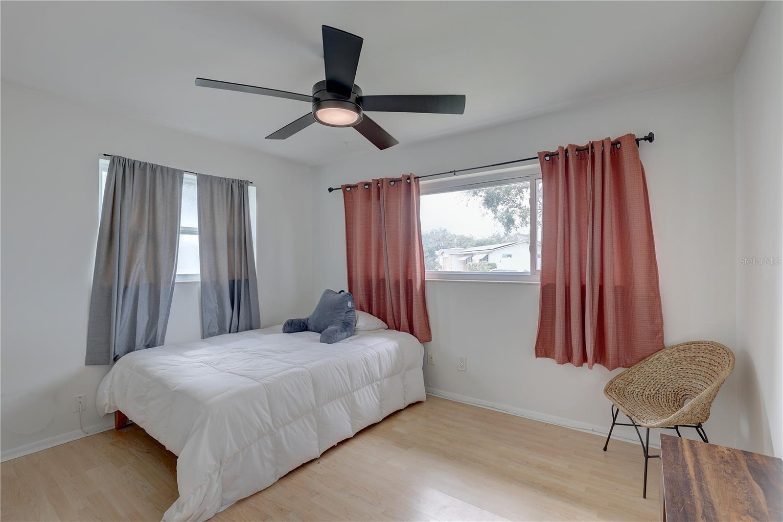 553 LAKE HILL LN, LARGO, FL, 33771