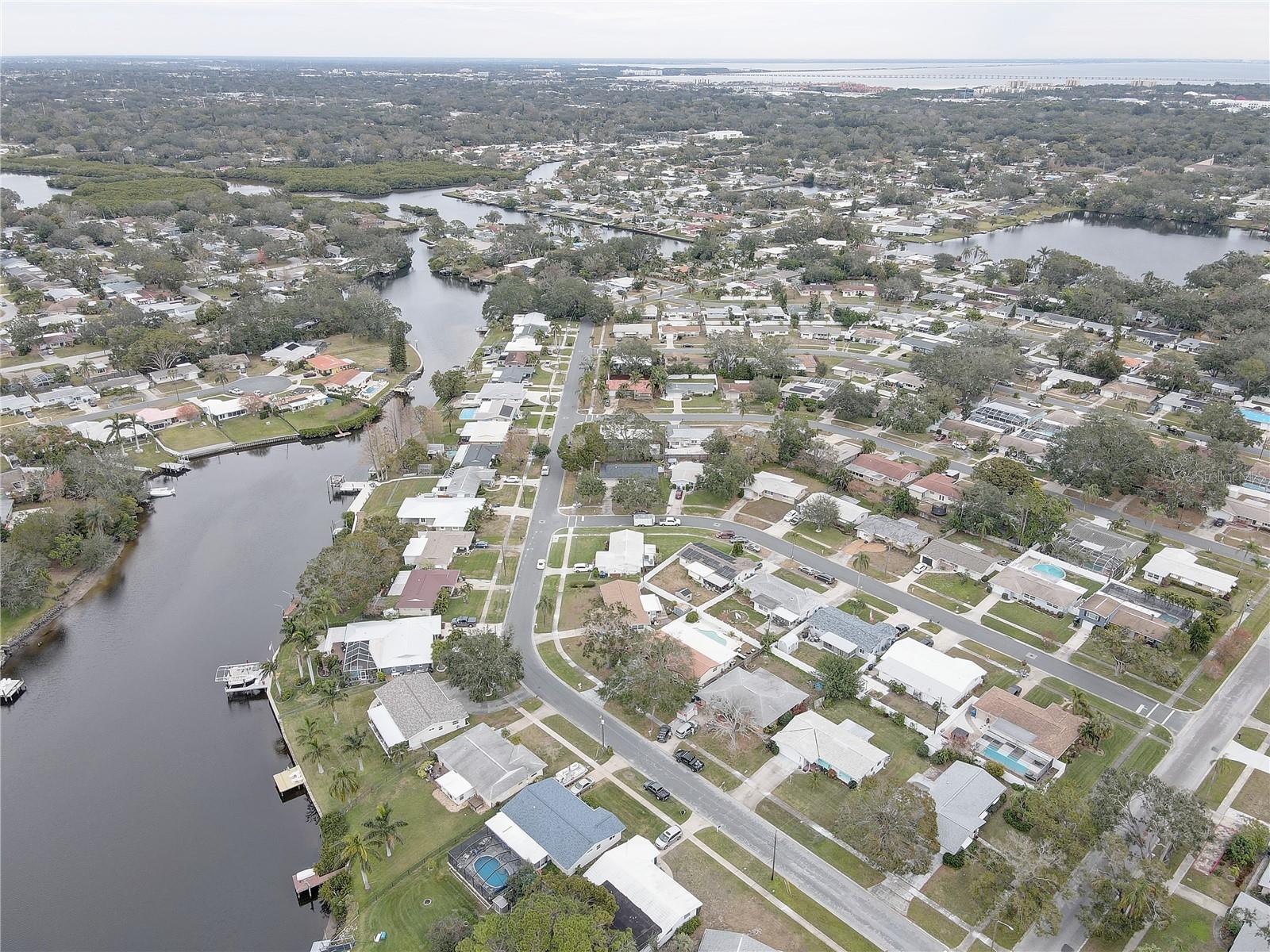 553 LAKE HILL LN, LARGO, FL, 33771