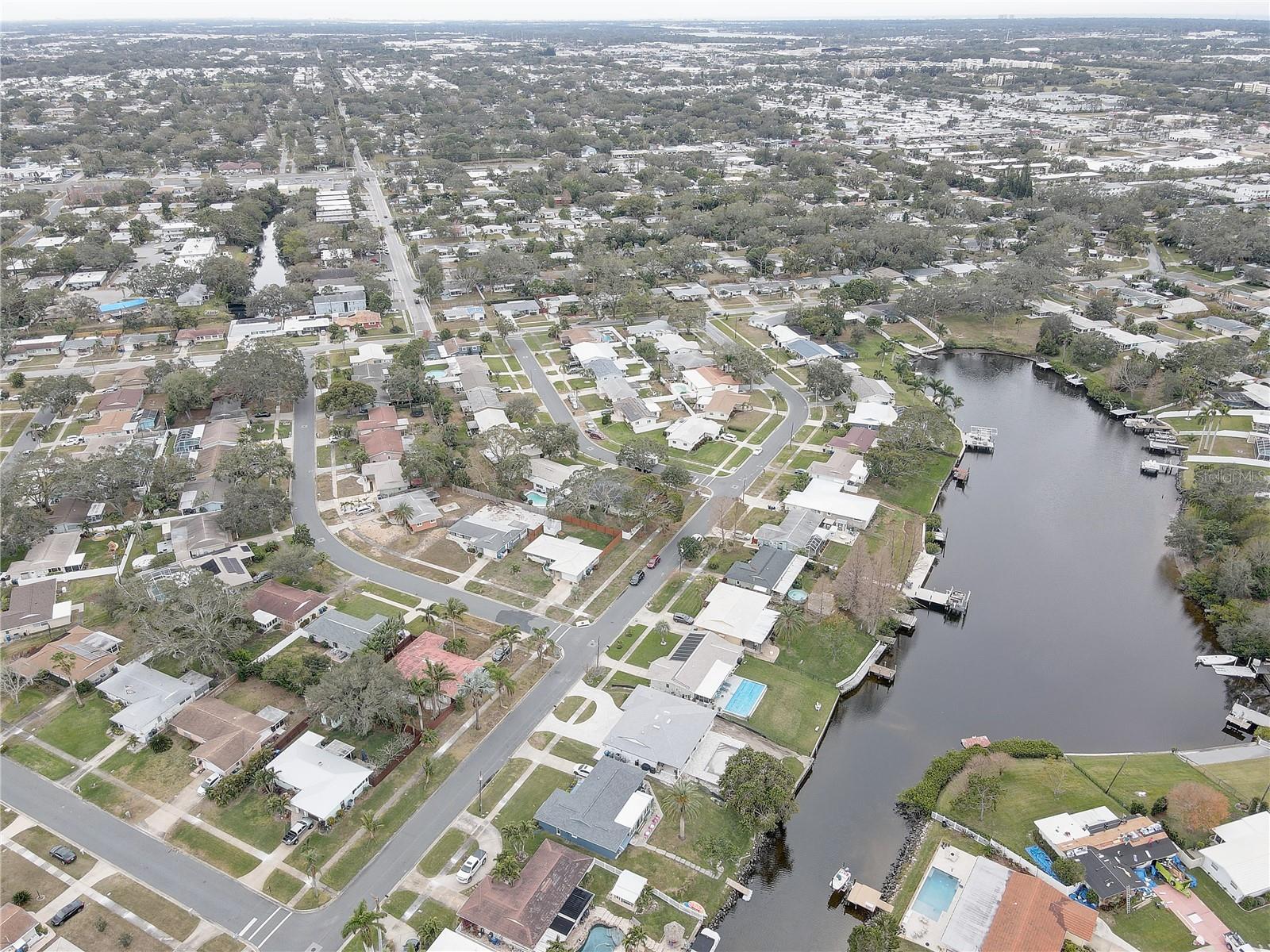 553 LAKE HILL LN, LARGO, FL, 33771