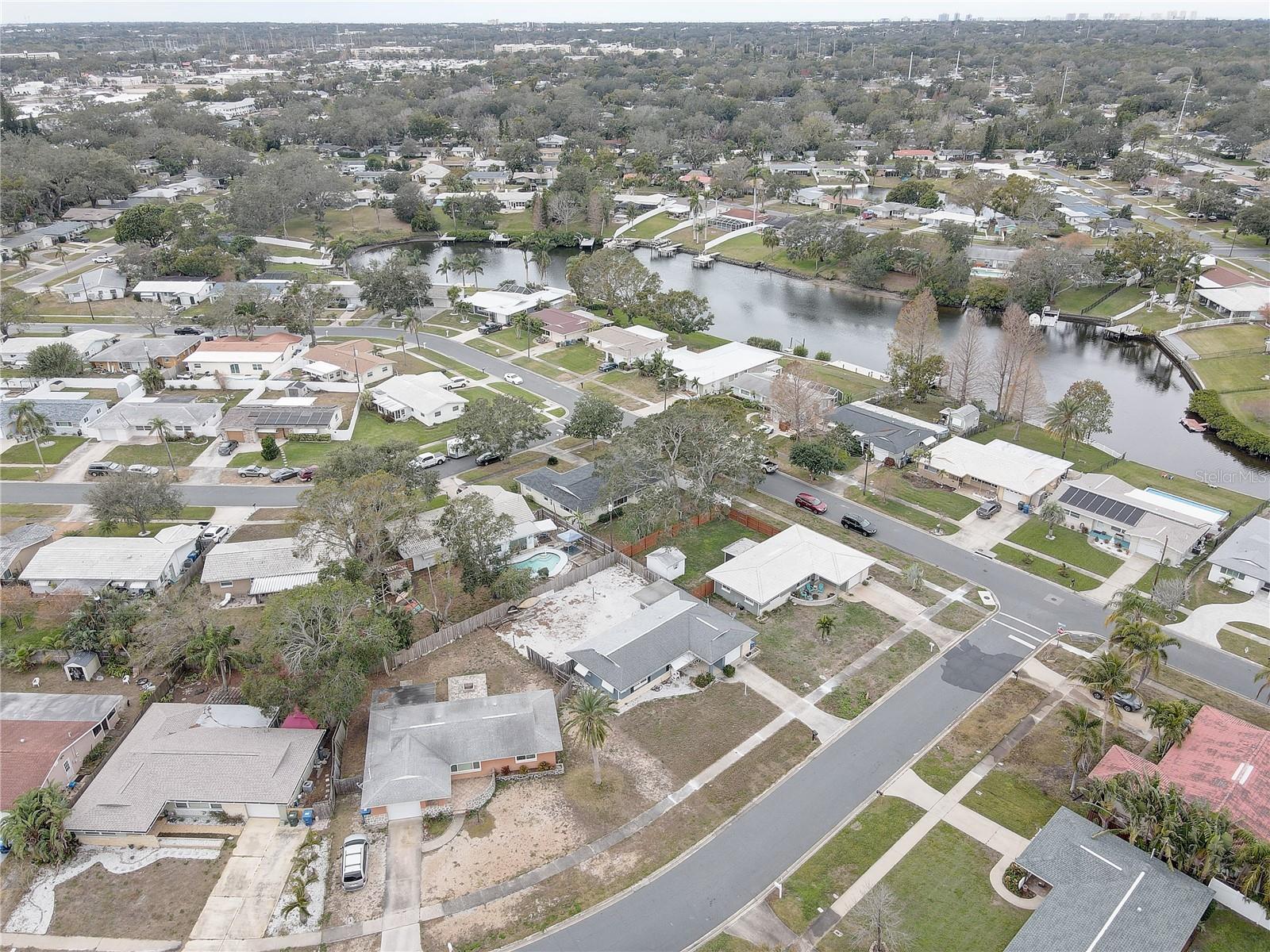 553 LAKE HILL LN, LARGO, FL, 33771