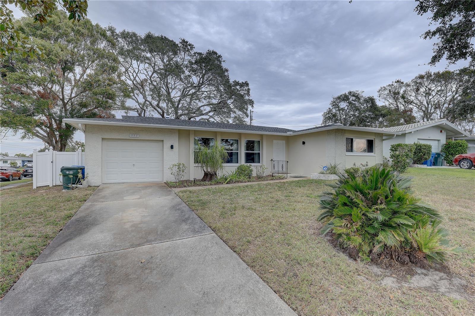 553 LAKE HILL LN, LARGO, FL, 33771