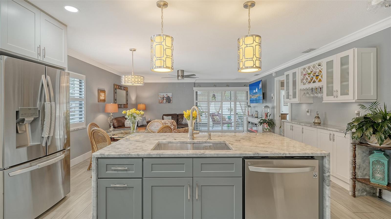 205 OAK HILL DR #7, SARASOTA, FL, 34232