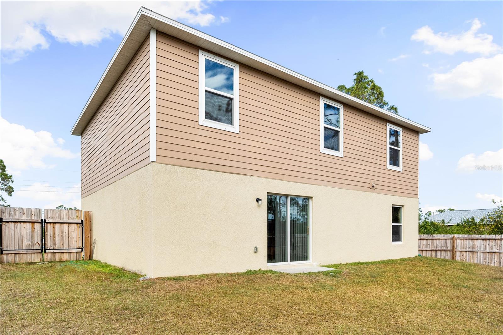 1379 E PRICE BLVD, NORTH PORT, FL, 34288