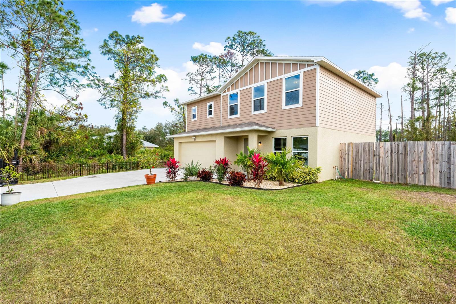 1379 E PRICE BLVD, NORTH PORT, FL, 34288