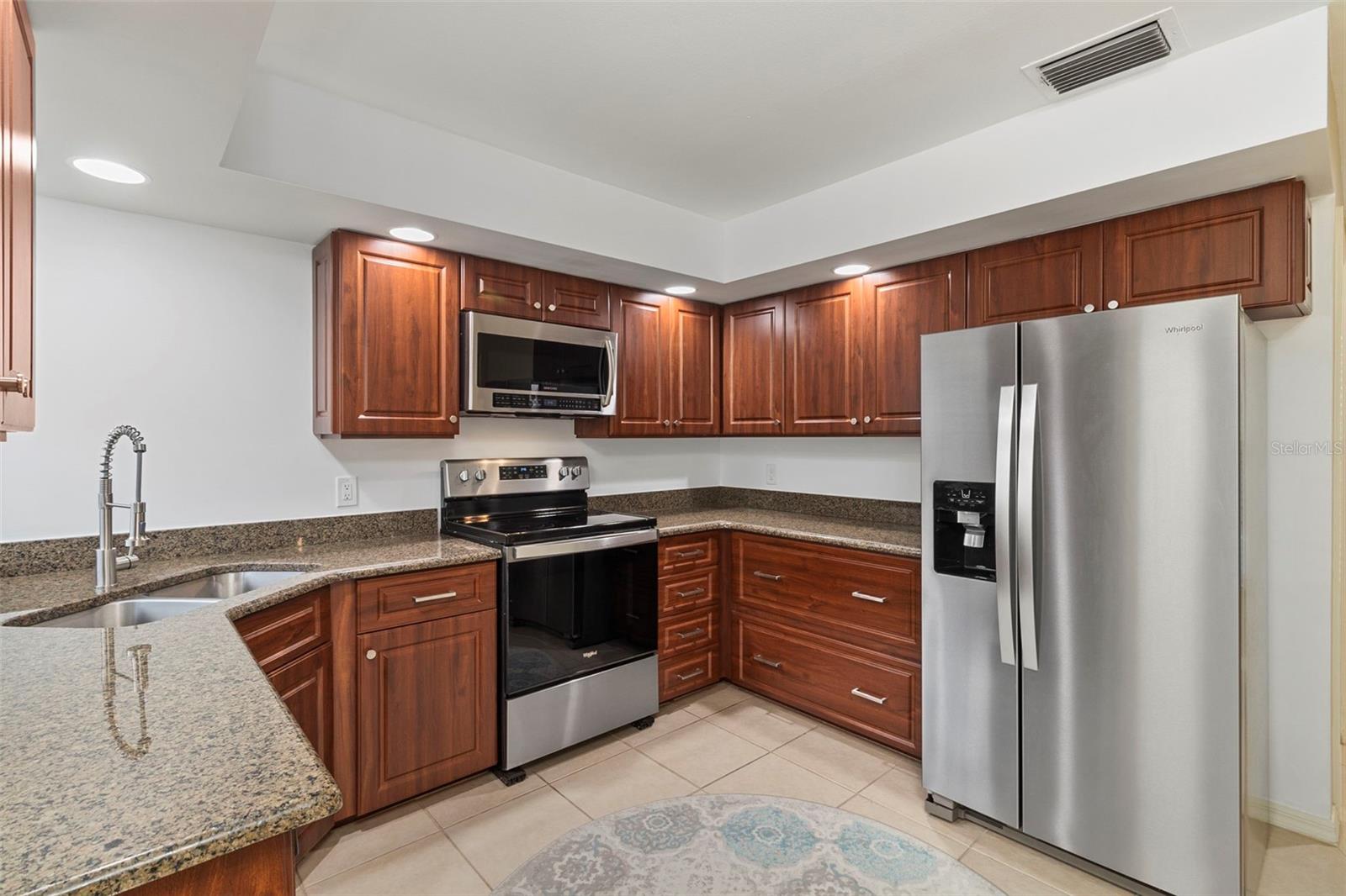 821 HARRINGTON LAKE LN #32, VENICE, FL, 34293