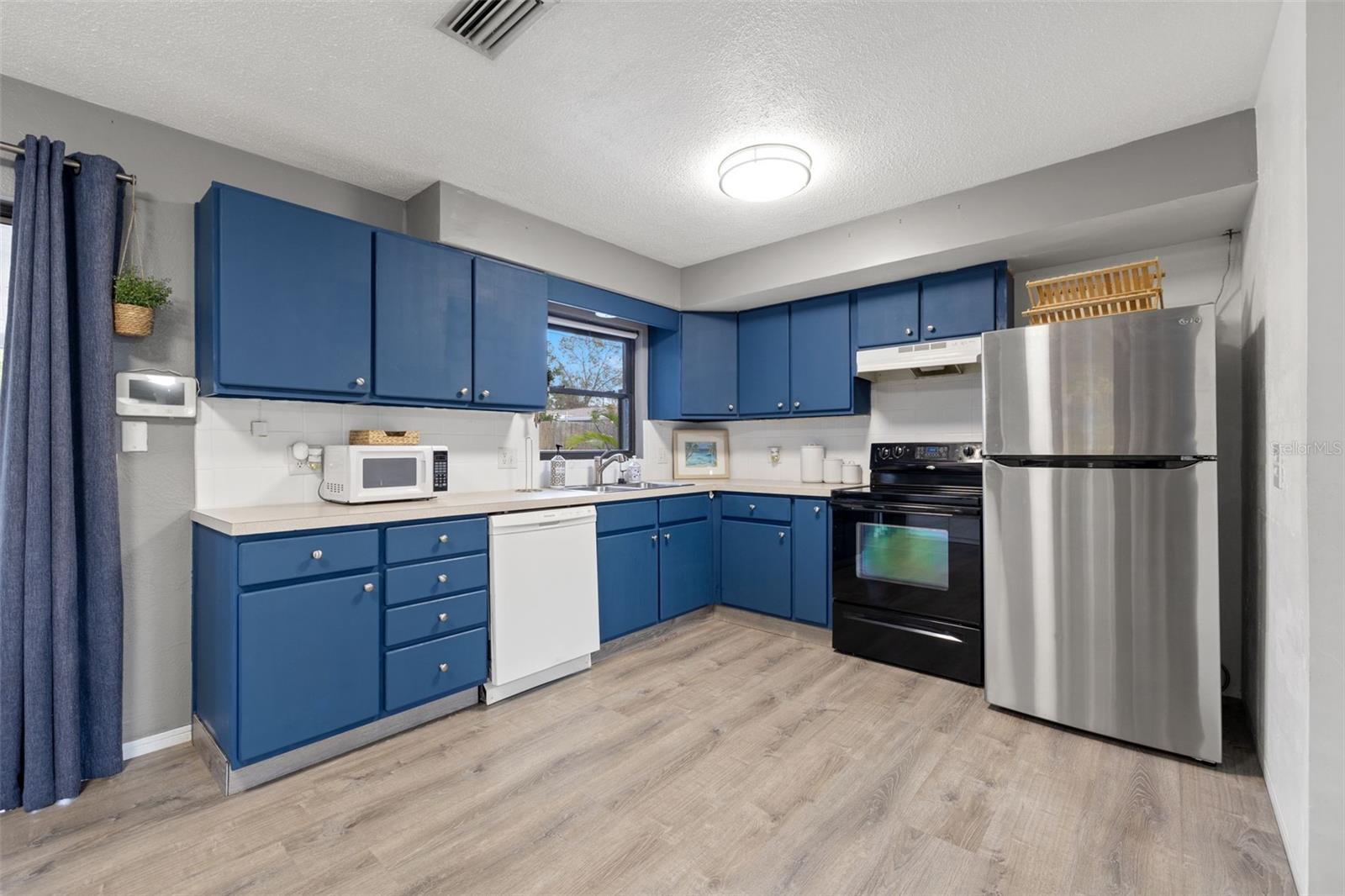 5243 27TH AVE N, ST PETERSBURG, FL, 33710