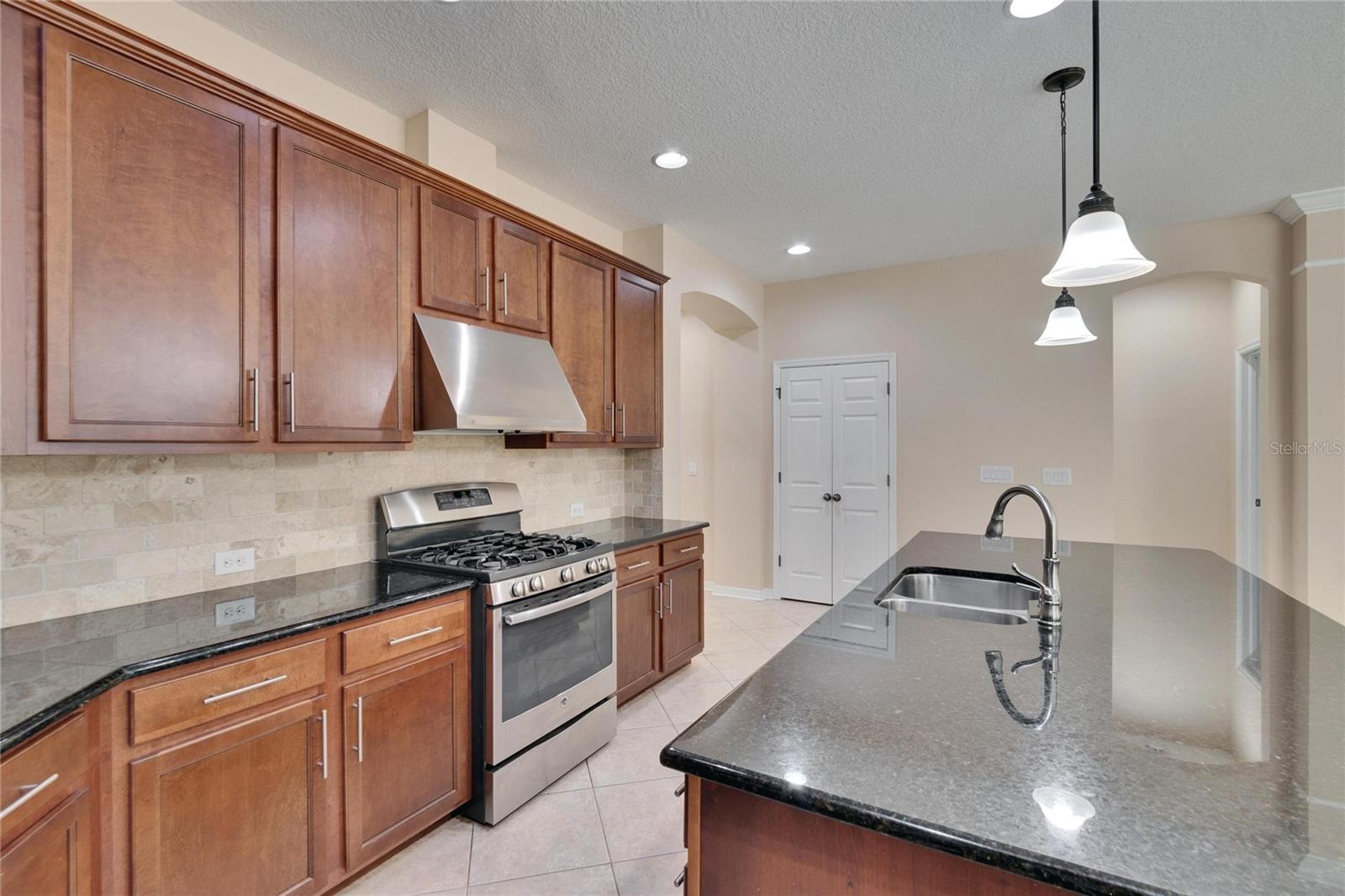 6645 CURRENT DR, APOLLO BEACH, FL, 33572