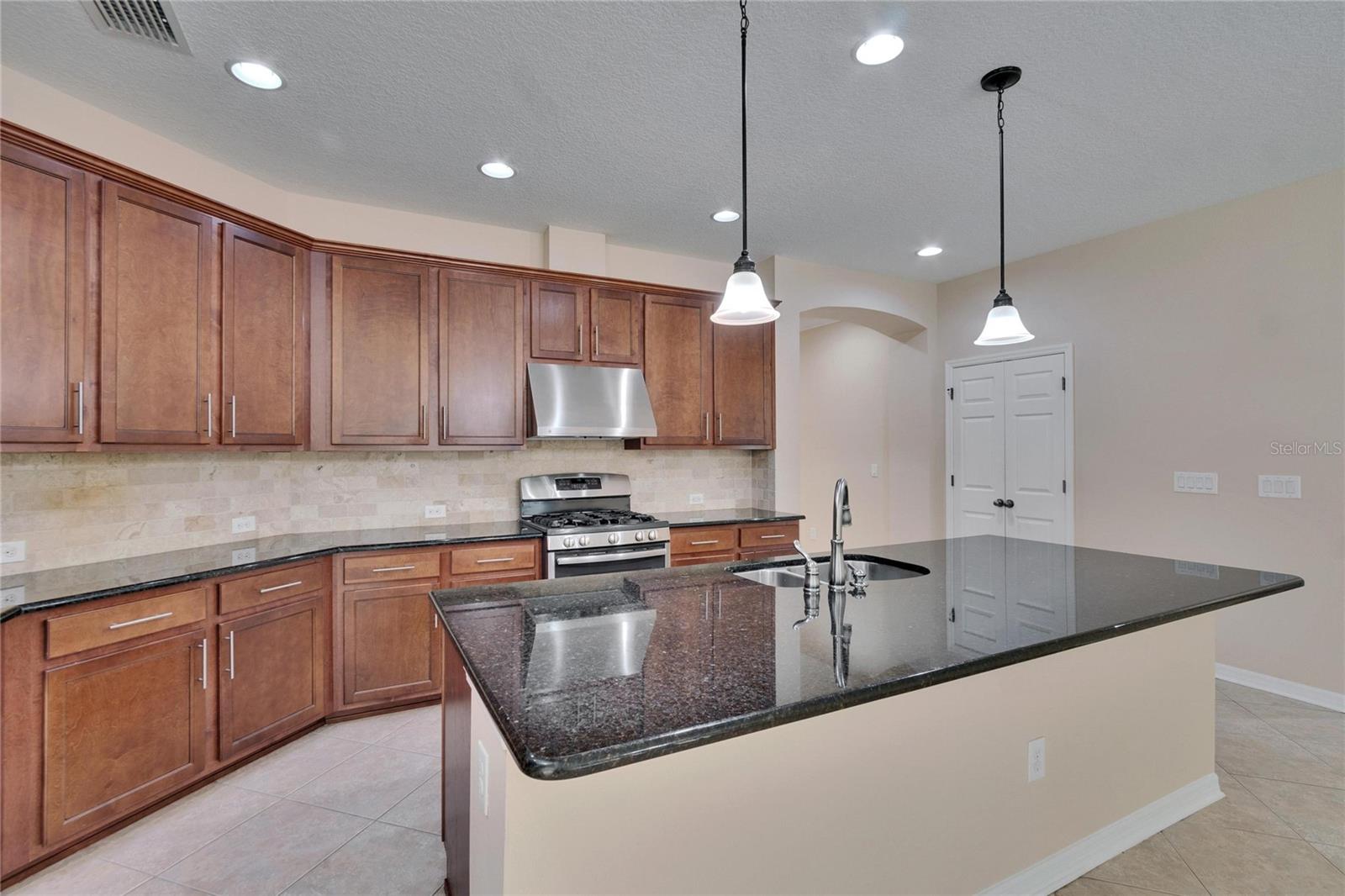 6645 CURRENT DR, APOLLO BEACH, FL, 33572