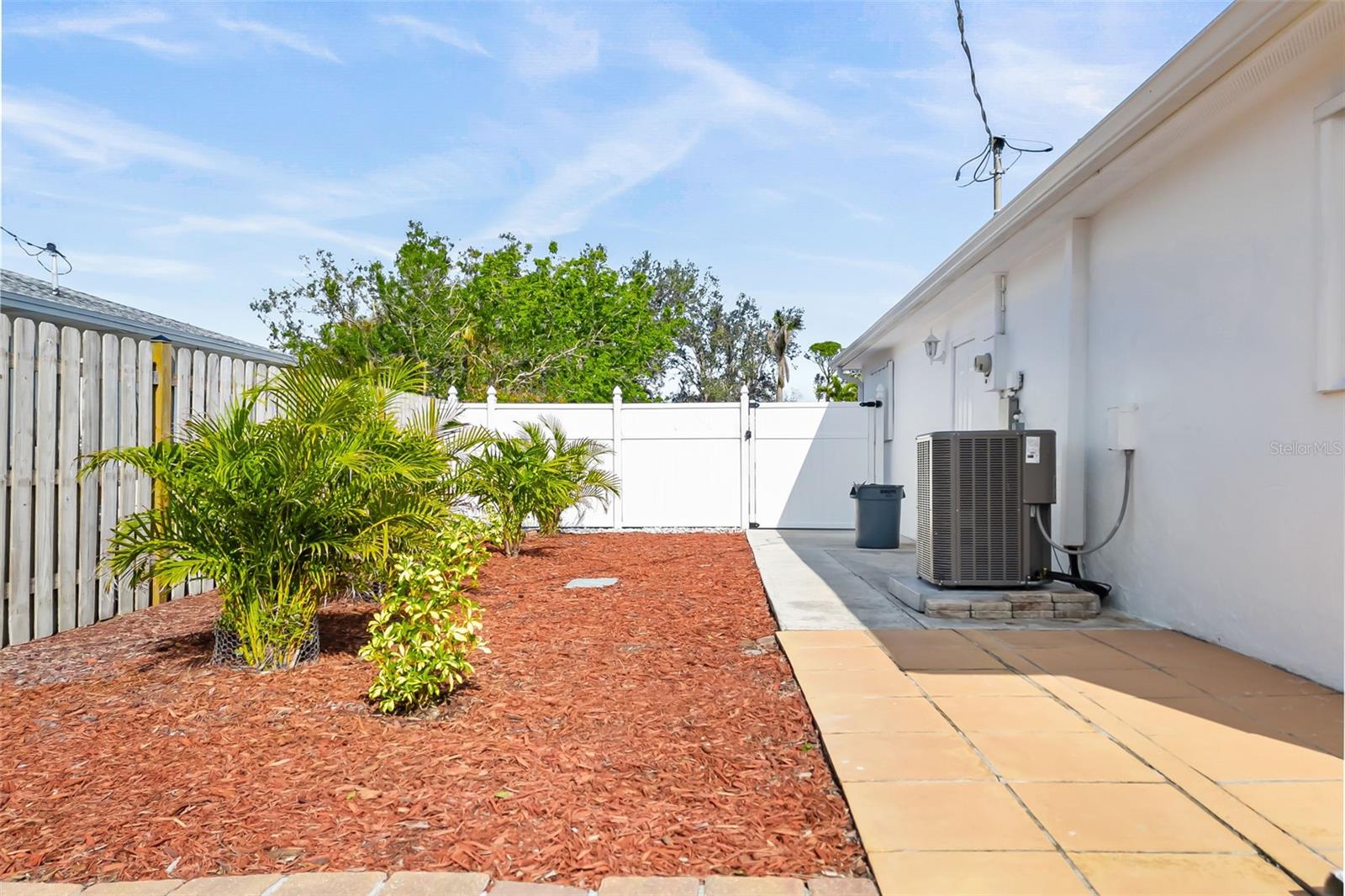 605 COCONUT CRESCENT, NOKOMIS, FL, 34275