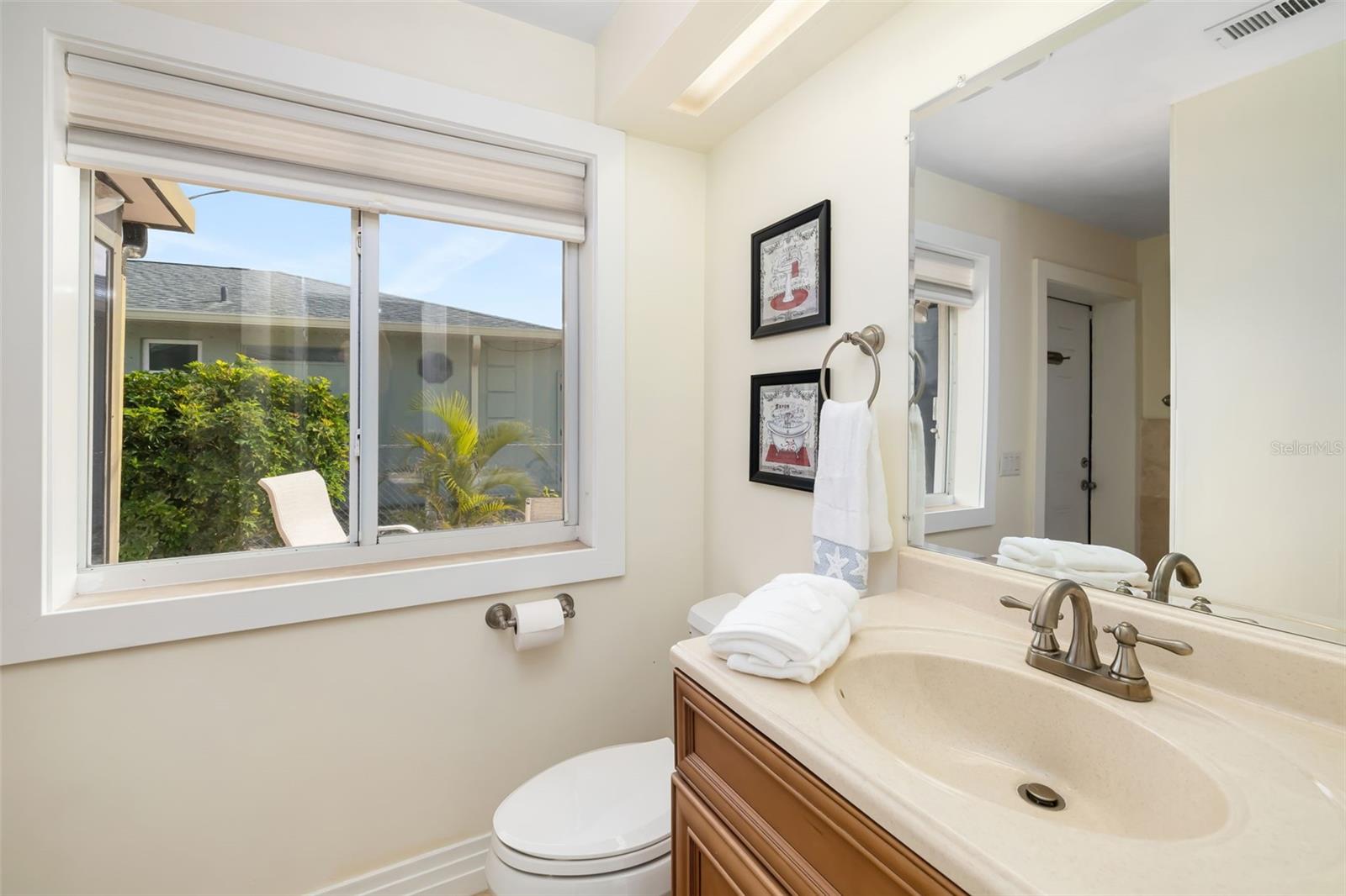 605 COCONUT CRESCENT, NOKOMIS, FL, 34275