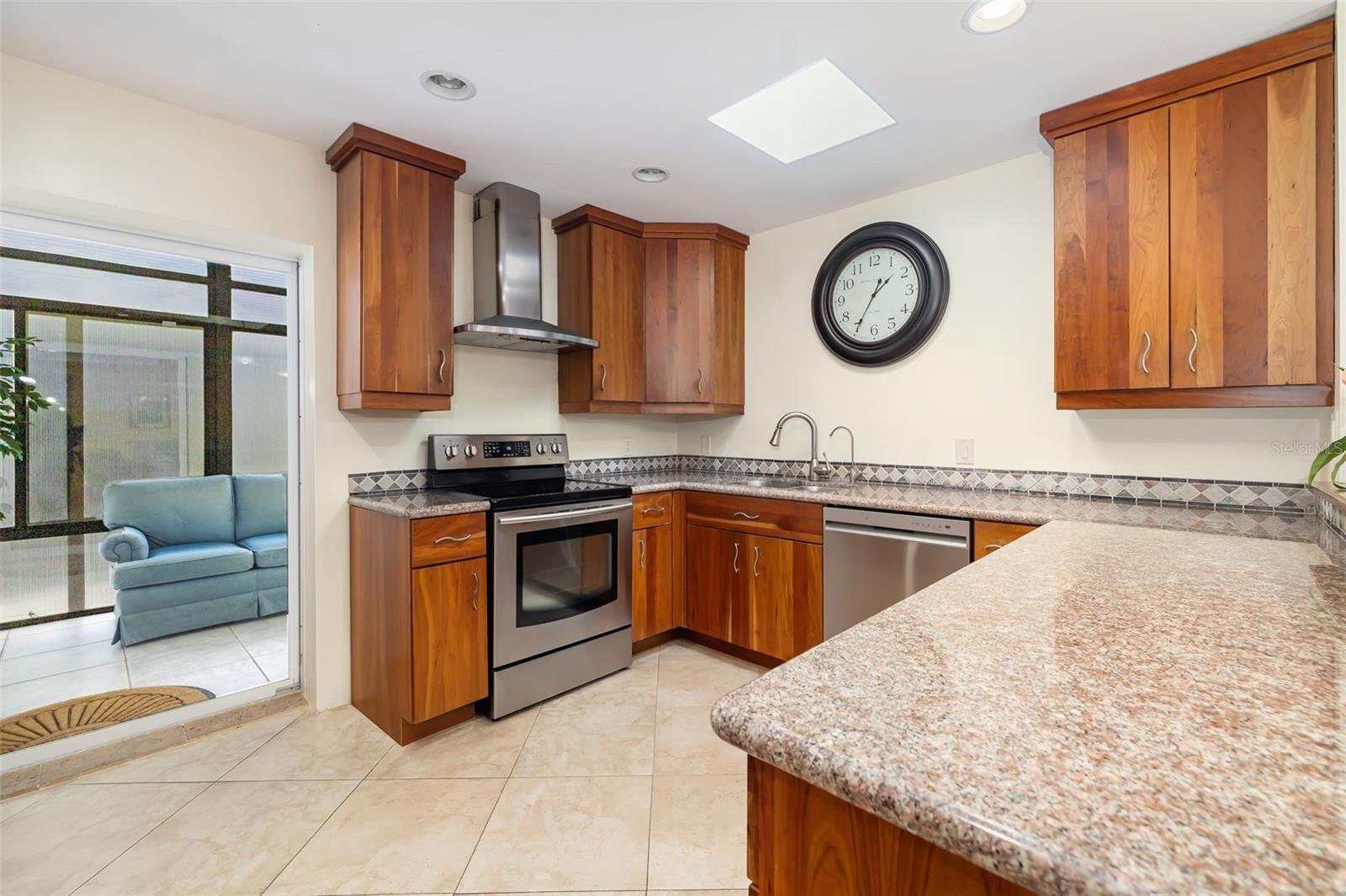 605 COCONUT CRESCENT, NOKOMIS, FL, 34275