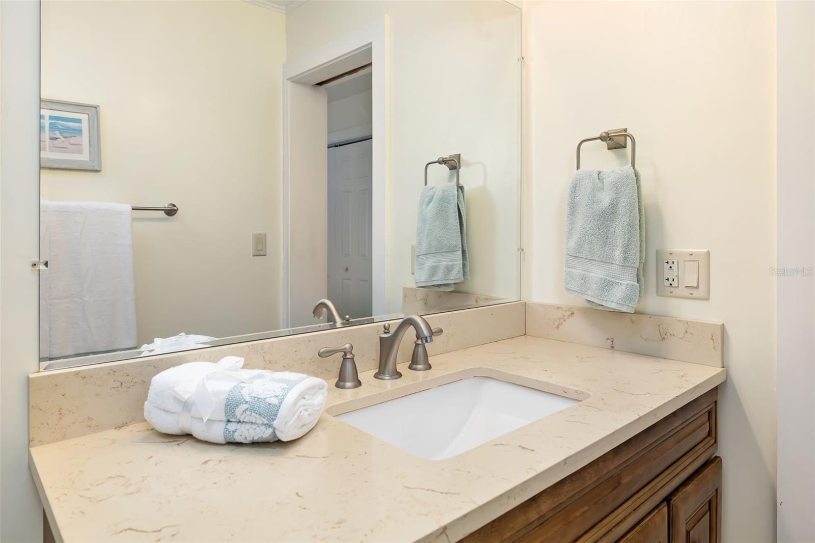 605 COCONUT CRESCENT, NOKOMIS, FL, 34275