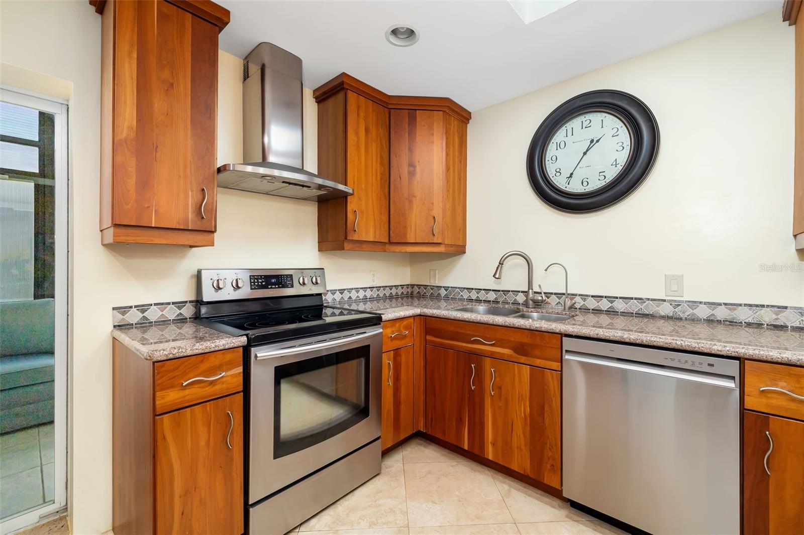 605 COCONUT CRESCENT, NOKOMIS, FL, 34275