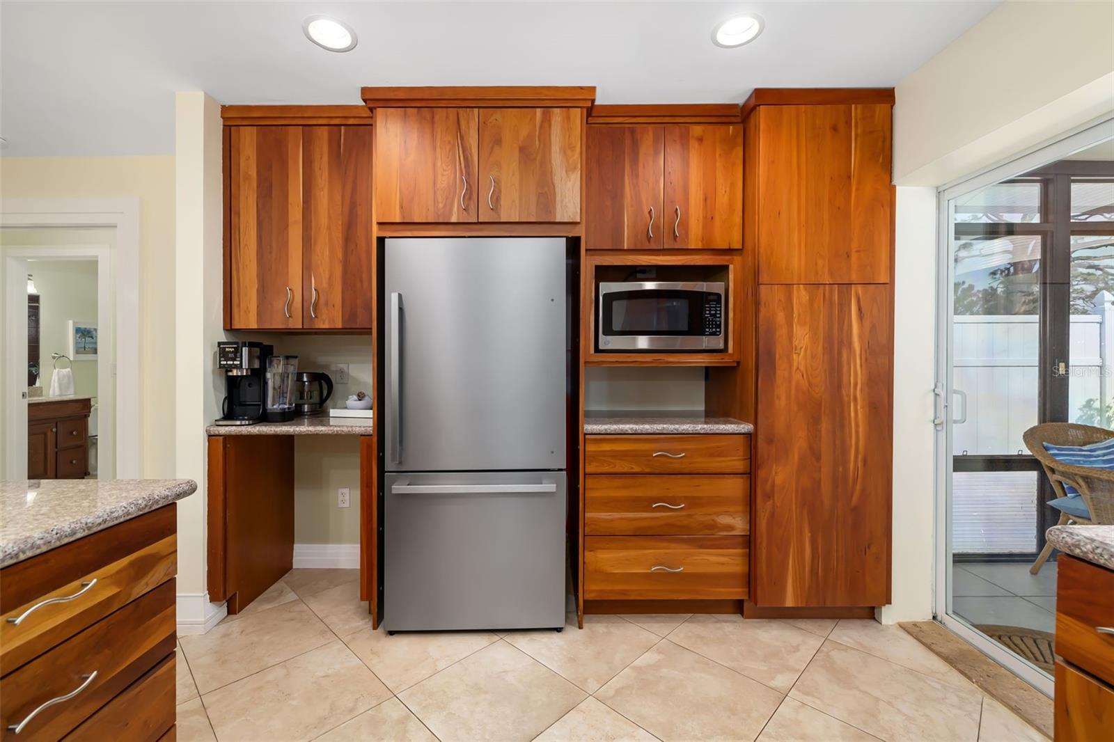 605 COCONUT CRESCENT, NOKOMIS, FL, 34275