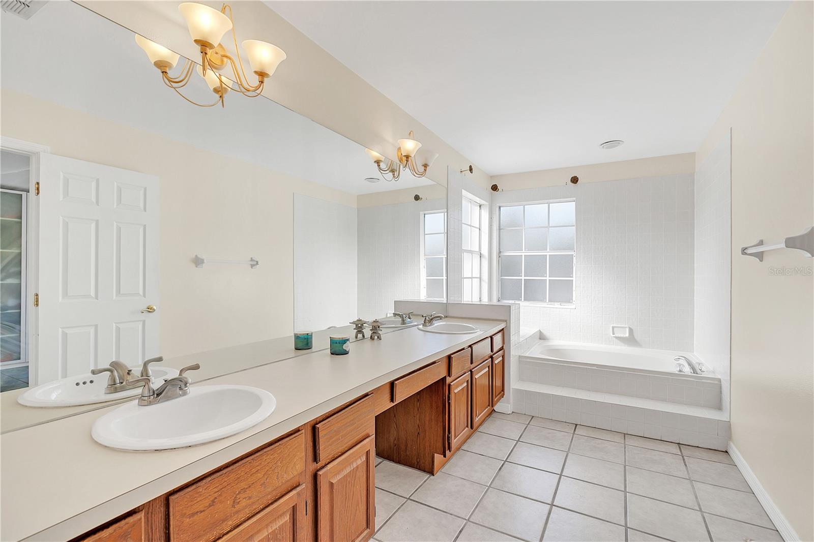 2102 COUNTRY SIDE DR, APOPKA, FL, 32712