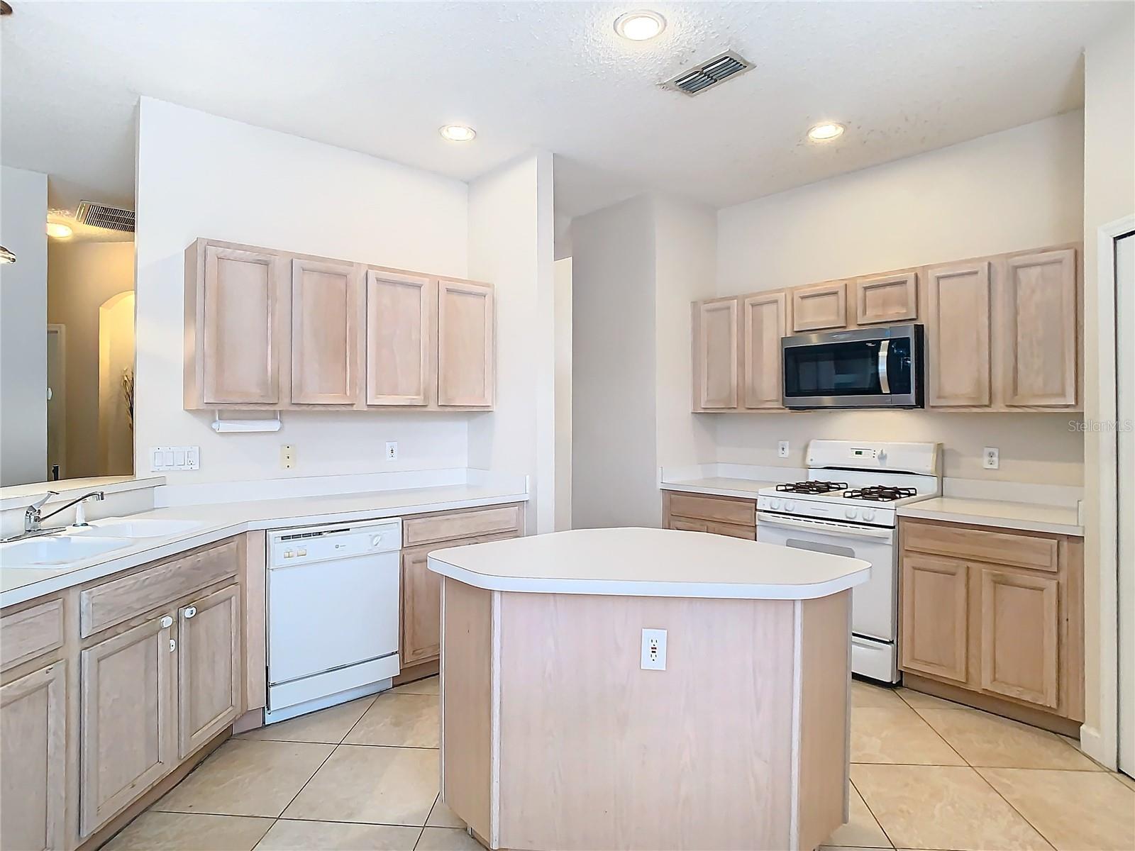 6808 CHERRY GROVE CIR, ORLANDO, FL, 32809