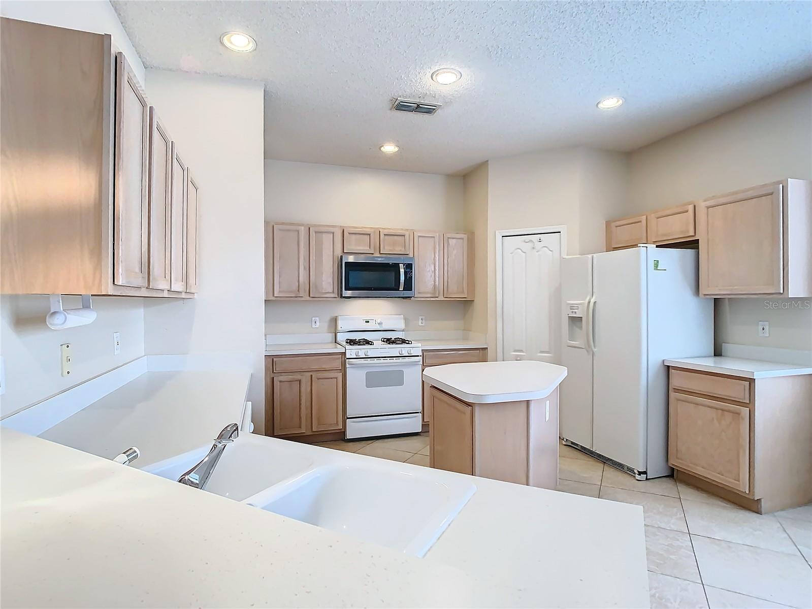 6808 CHERRY GROVE CIR, ORLANDO, FL, 32809