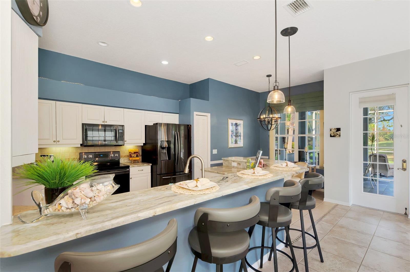 230 VESTAVIA DR, VENICE, FL, 34292