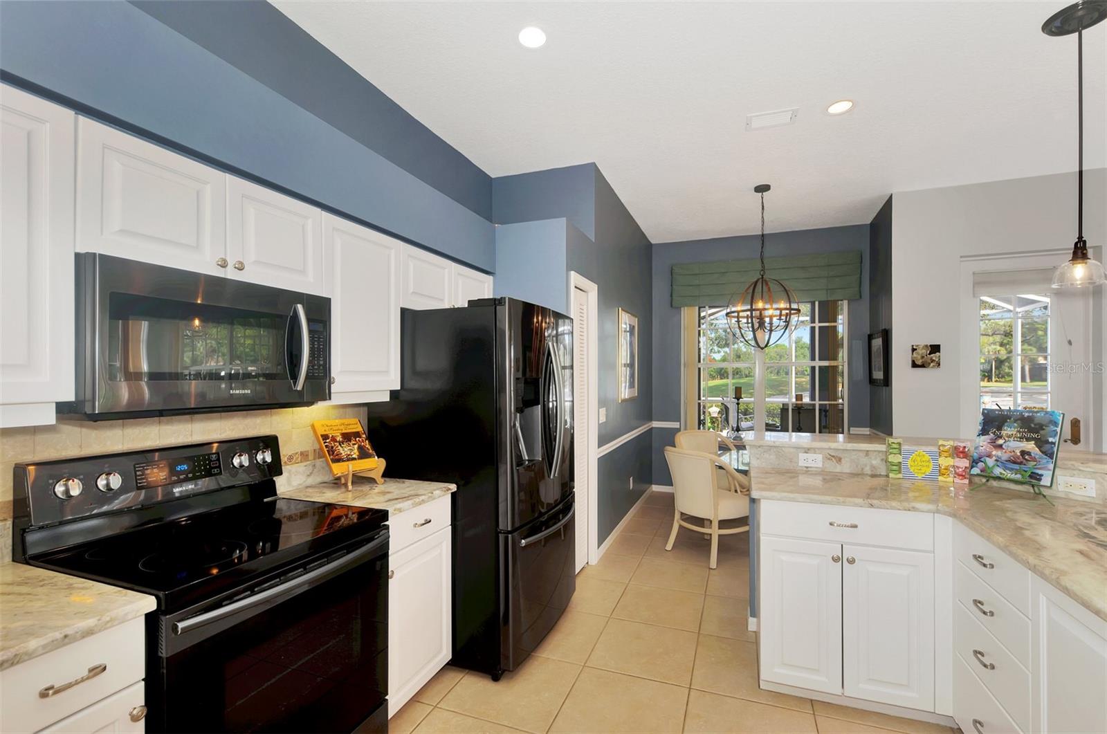 230 VESTAVIA DR, VENICE, FL, 34292