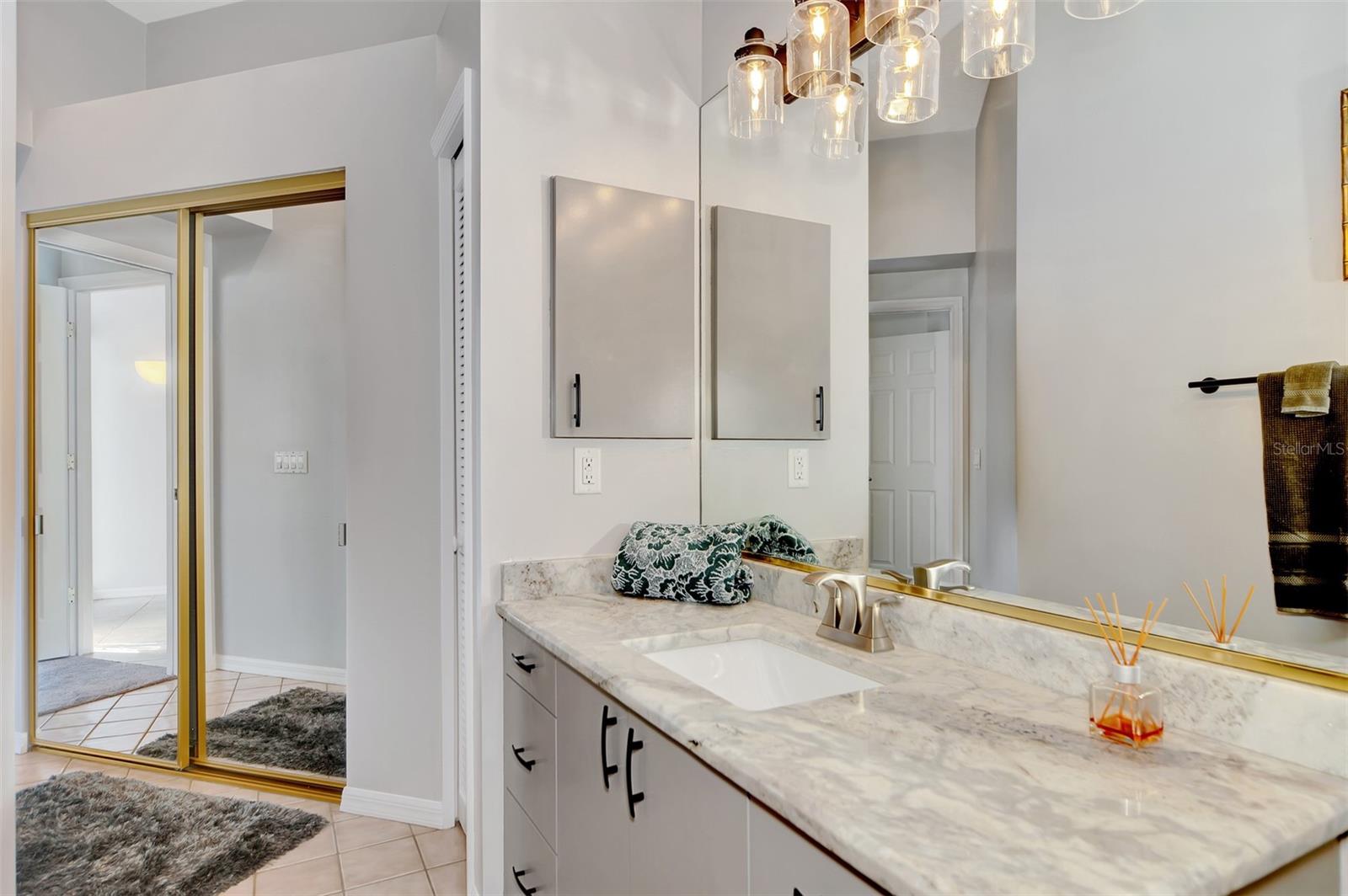 230 VESTAVIA DR, VENICE, FL, 34292