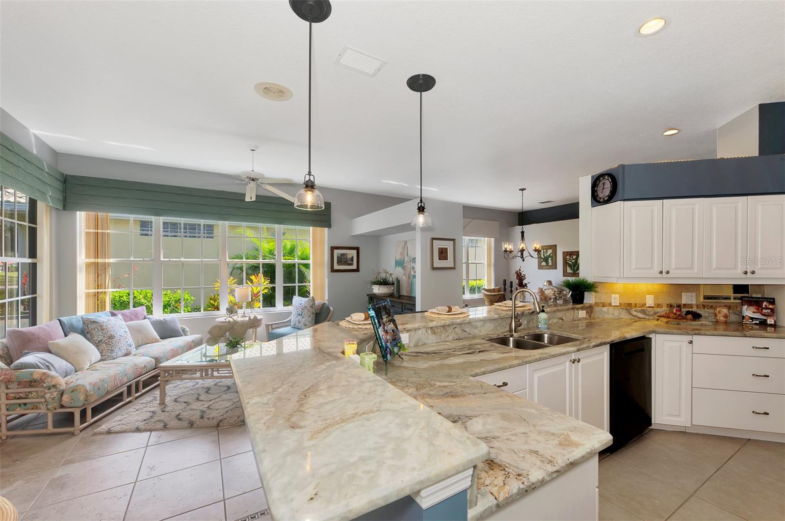 230 VESTAVIA DR, VENICE, FL, 34292