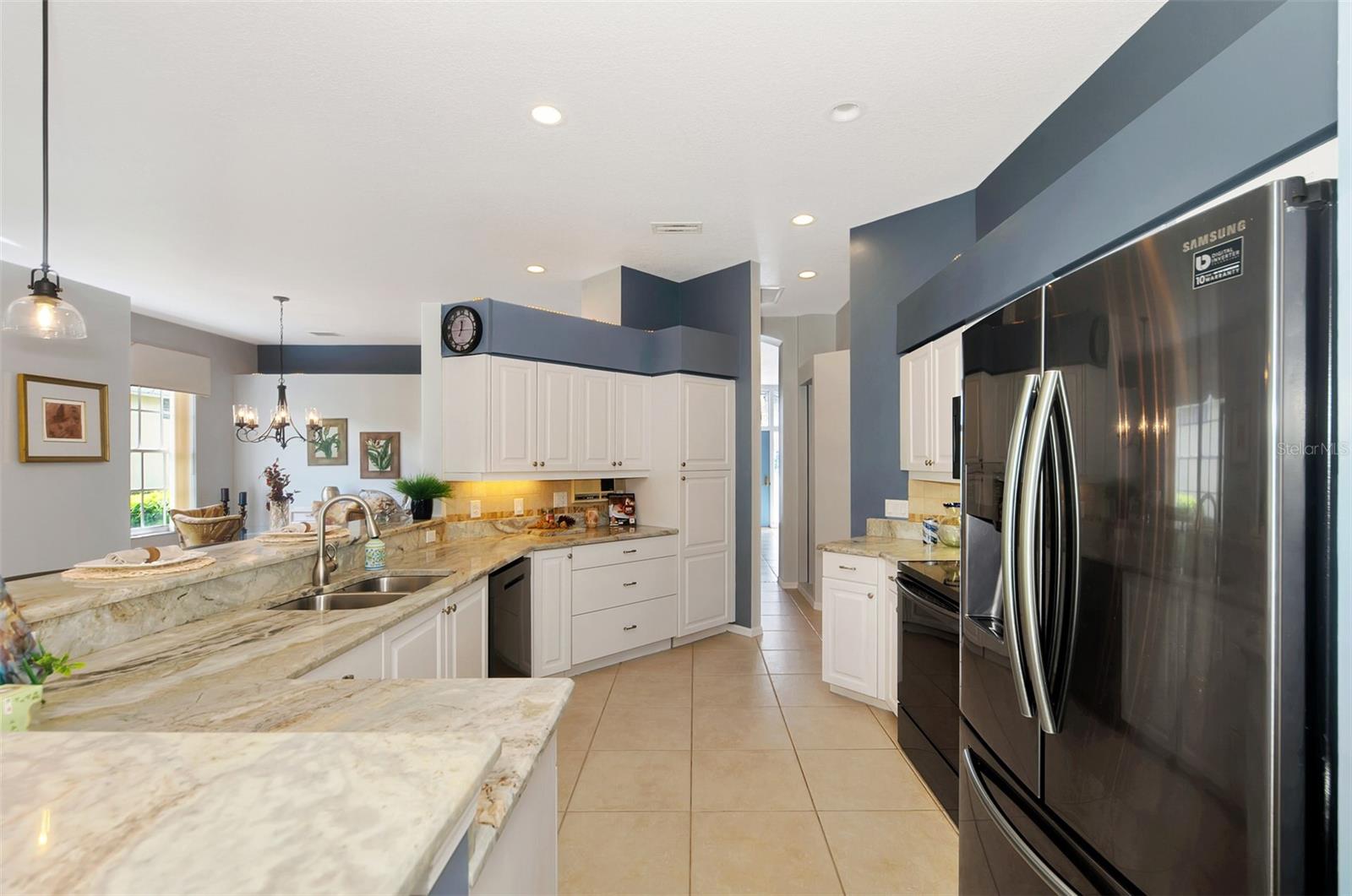 230 VESTAVIA DR, VENICE, FL, 34292