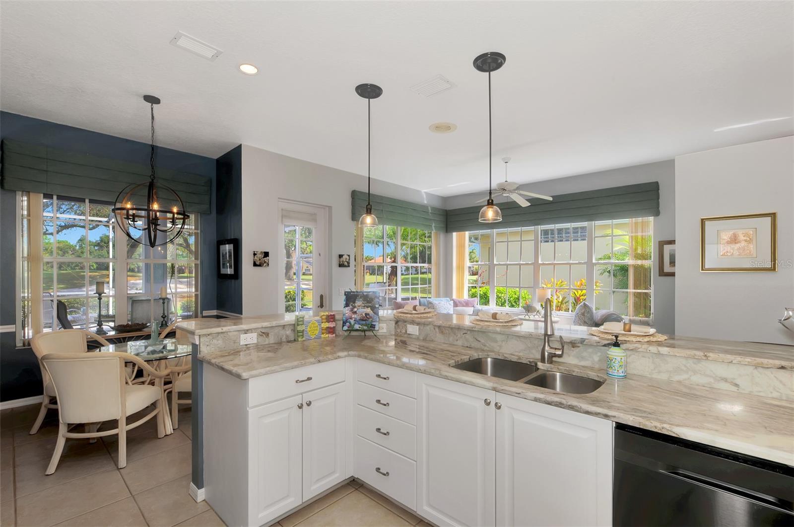 230 VESTAVIA DR, VENICE, FL, 34292