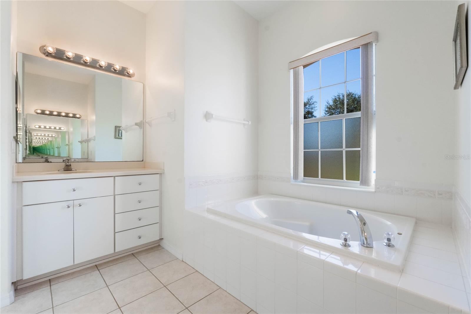 5502 BOUNTY CIR, TAVARES, FL, 32778