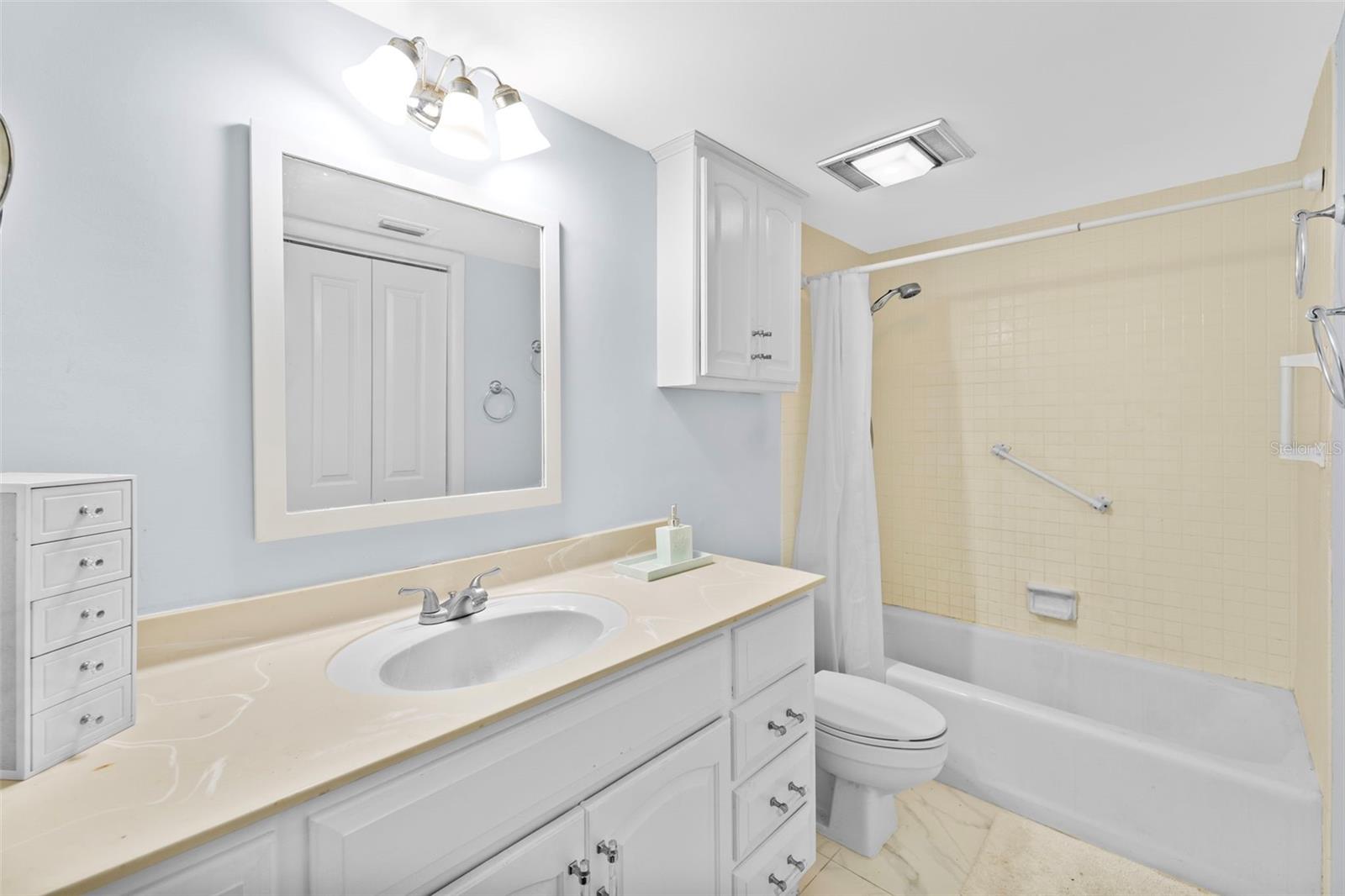 4154 PINELAKE LN #101, TAMPA, FL, 33618