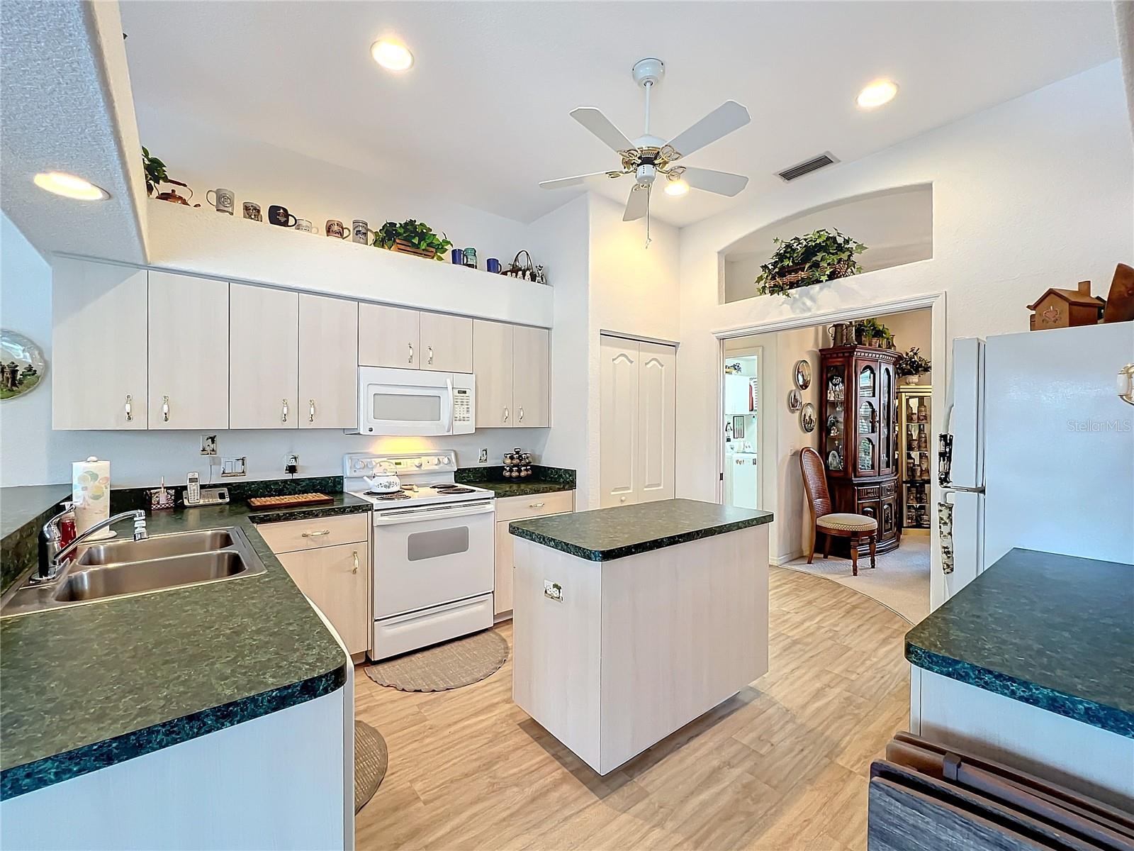 252 MEDALIST RD, ROTONDA WEST, FL, 33947