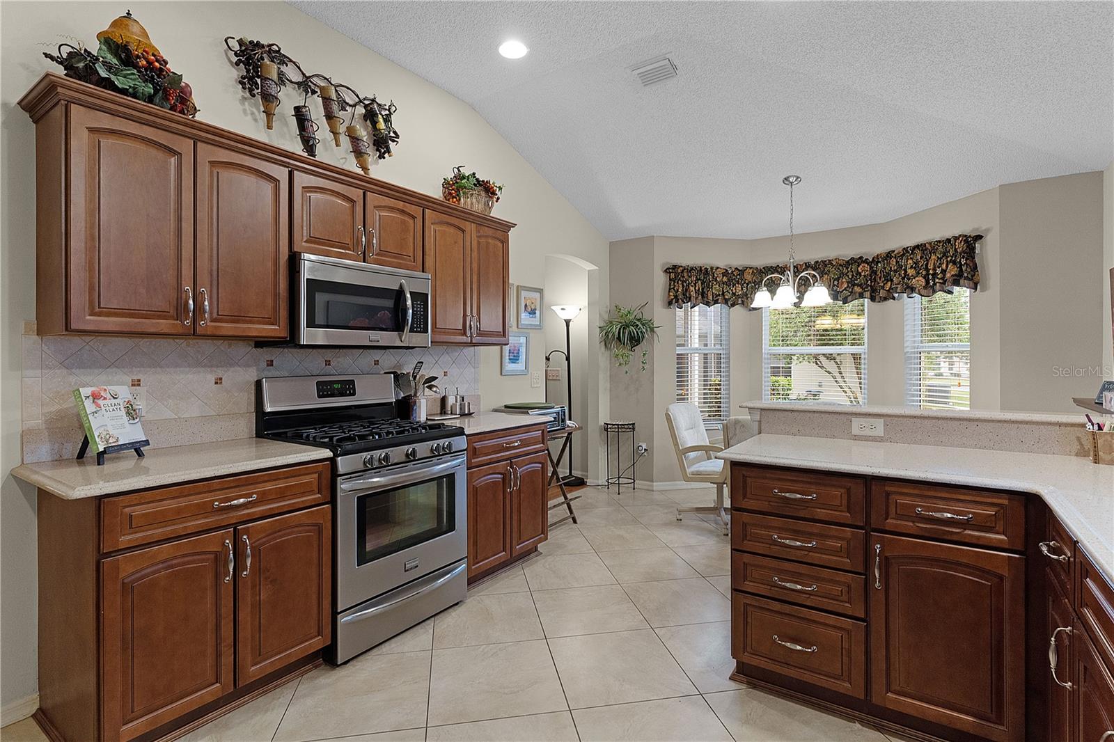 2240 AVON LOOP, THE VILLAGES, FL, 32162