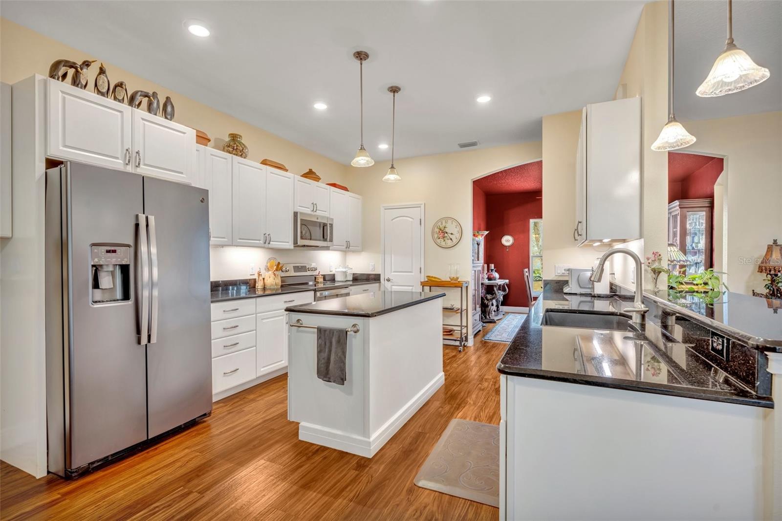 214 FOREST PARK LN, LADY LAKE, FL, 32159