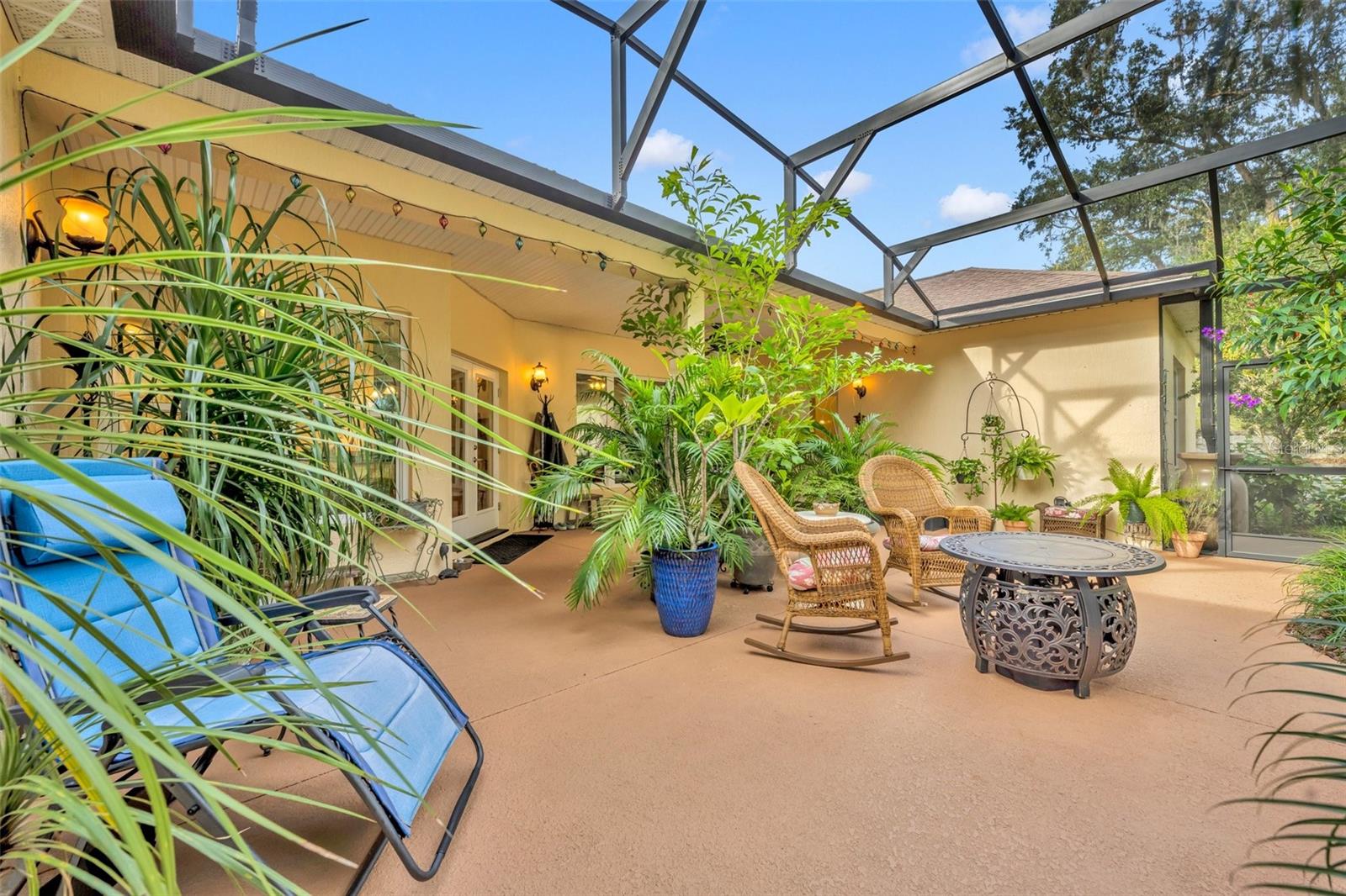 214 FOREST PARK LN, LADY LAKE, FL, 32159