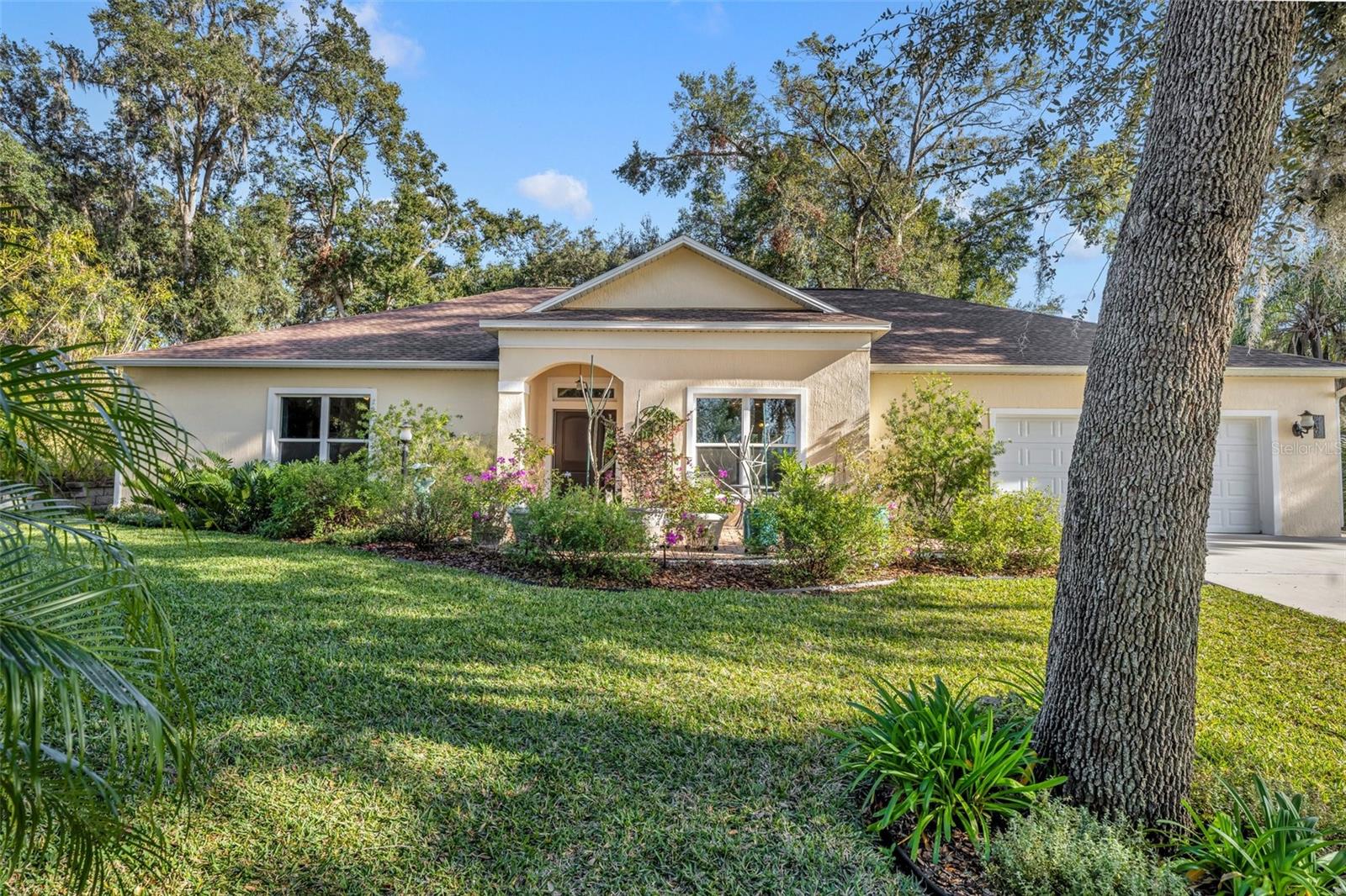 214 FOREST PARK LN, LADY LAKE, FL, 32159