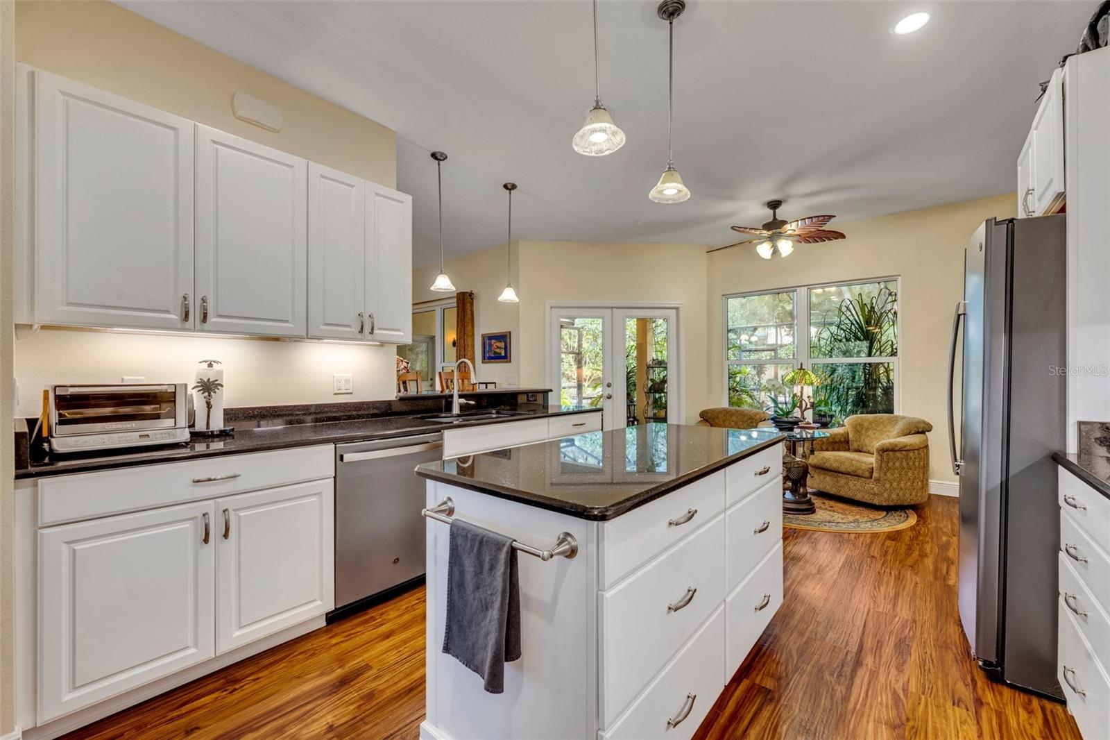 214 FOREST PARK LN, LADY LAKE, FL, 32159