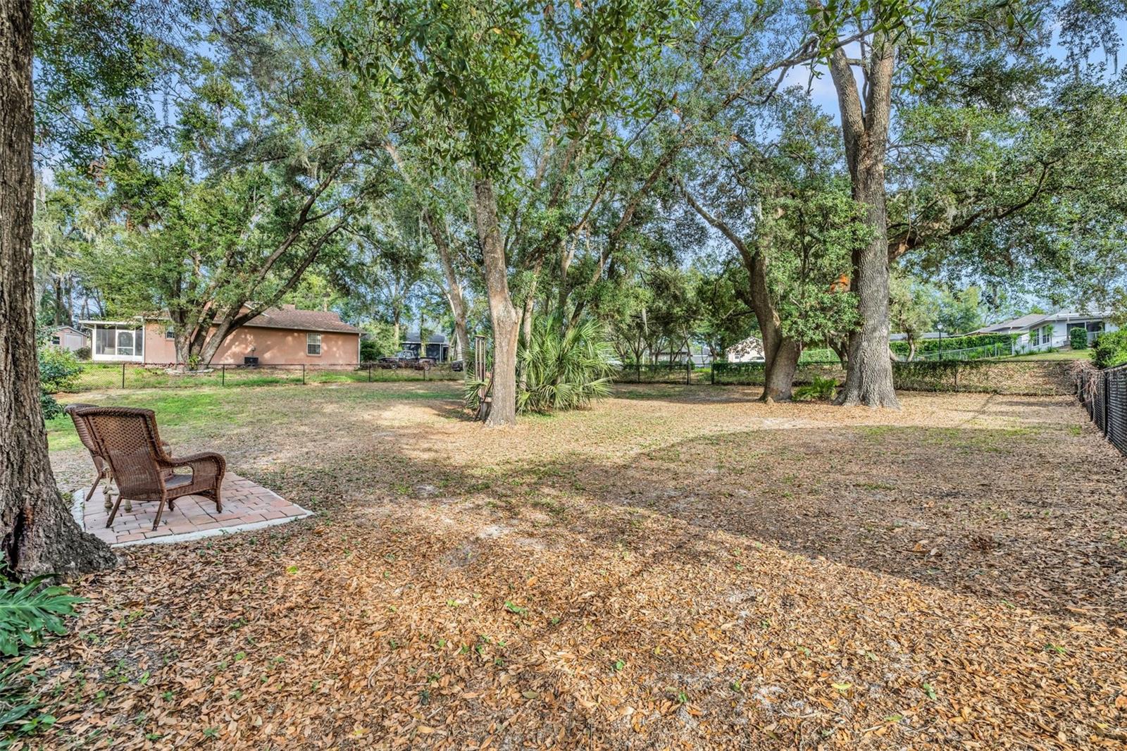 214 FOREST PARK LN, LADY LAKE, FL, 32159