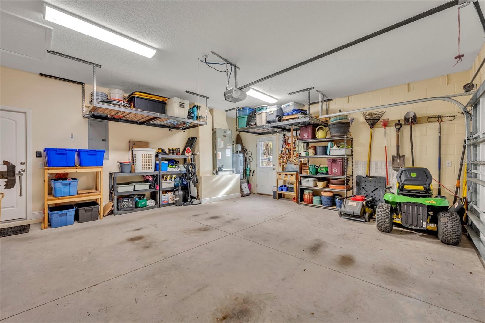 214 FOREST PARK LN, LADY LAKE, FL, 32159