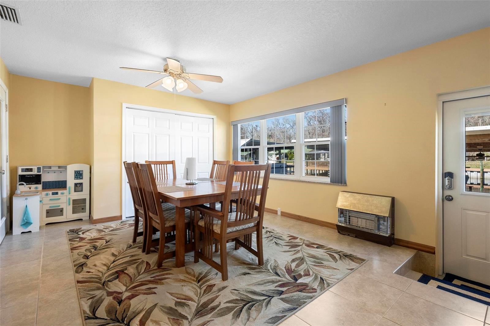 1614 PARADISE LN, ASTOR, FL, 32102