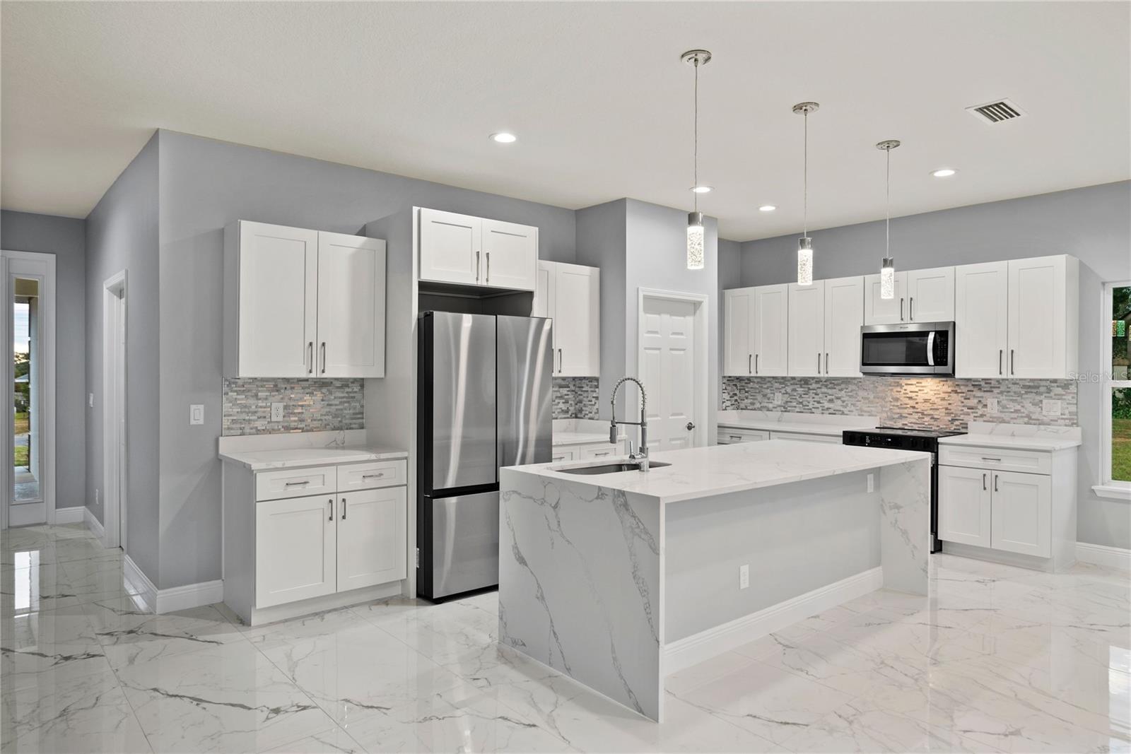 34001 VALENCIA DR, LEESBURG, FL, 34788