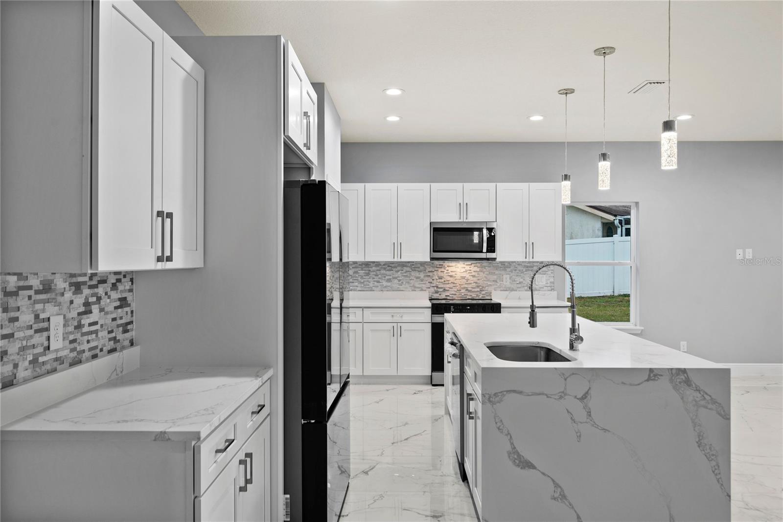 34001 VALENCIA DR, LEESBURG, FL, 34788