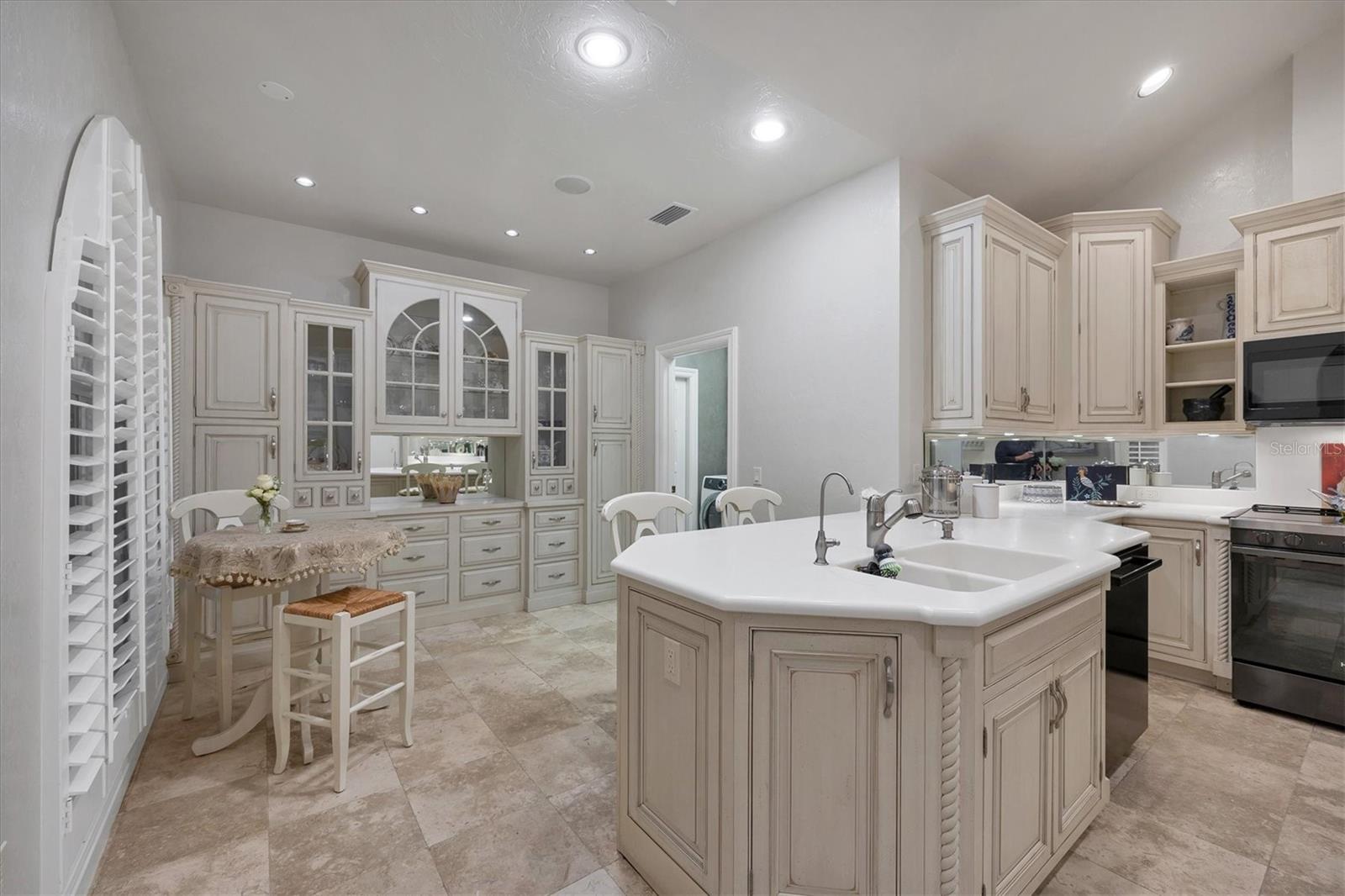 7261 VILLA DESTE DR, SARASOTA, FL, 34238