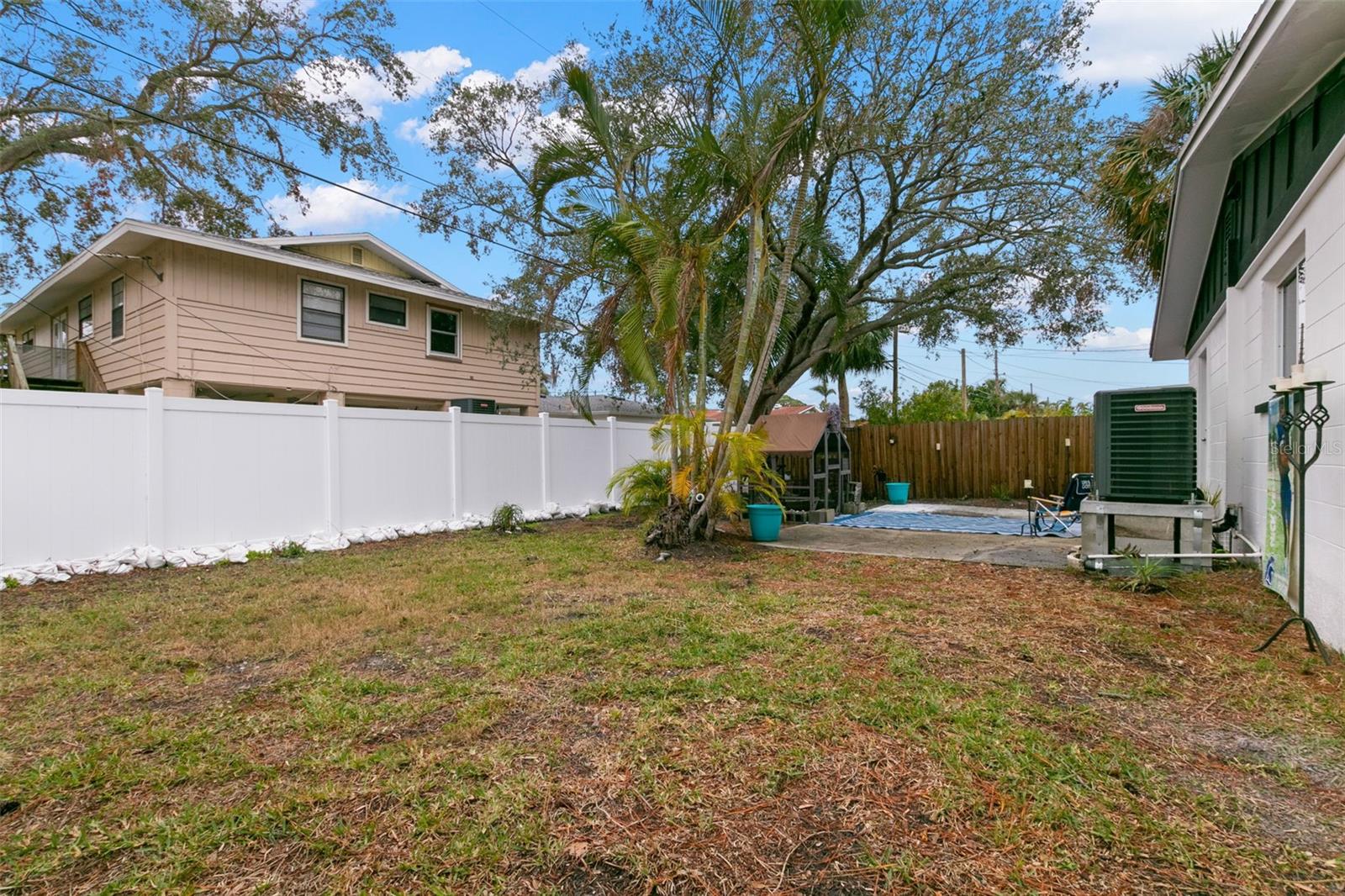 1898 NEW HAMPSHIRE AVE NE, ST PETERSBURG, FL, 33703
