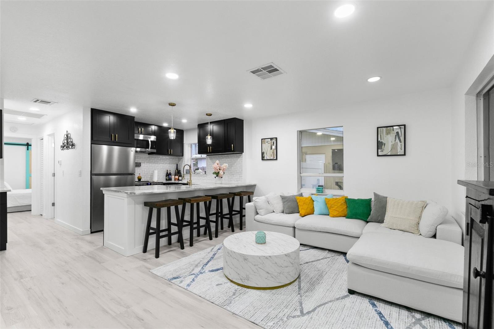 1898 NEW HAMPSHIRE AVE NE, ST PETERSBURG, FL, 33703