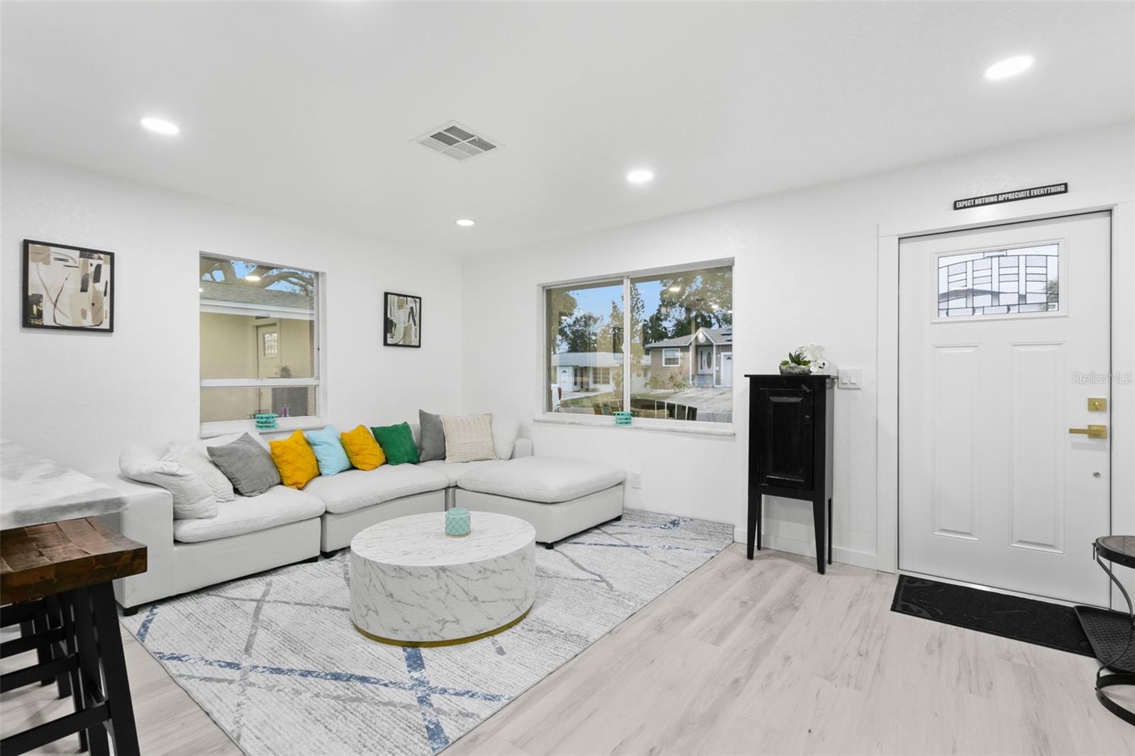1898 NEW HAMPSHIRE AVE NE, ST PETERSBURG, FL, 33703