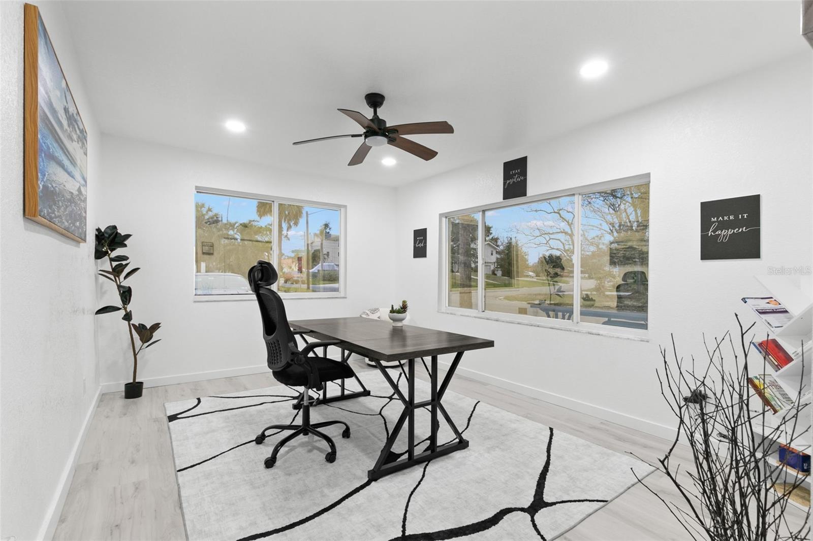1898 NEW HAMPSHIRE AVE NE, ST PETERSBURG, FL, 33703