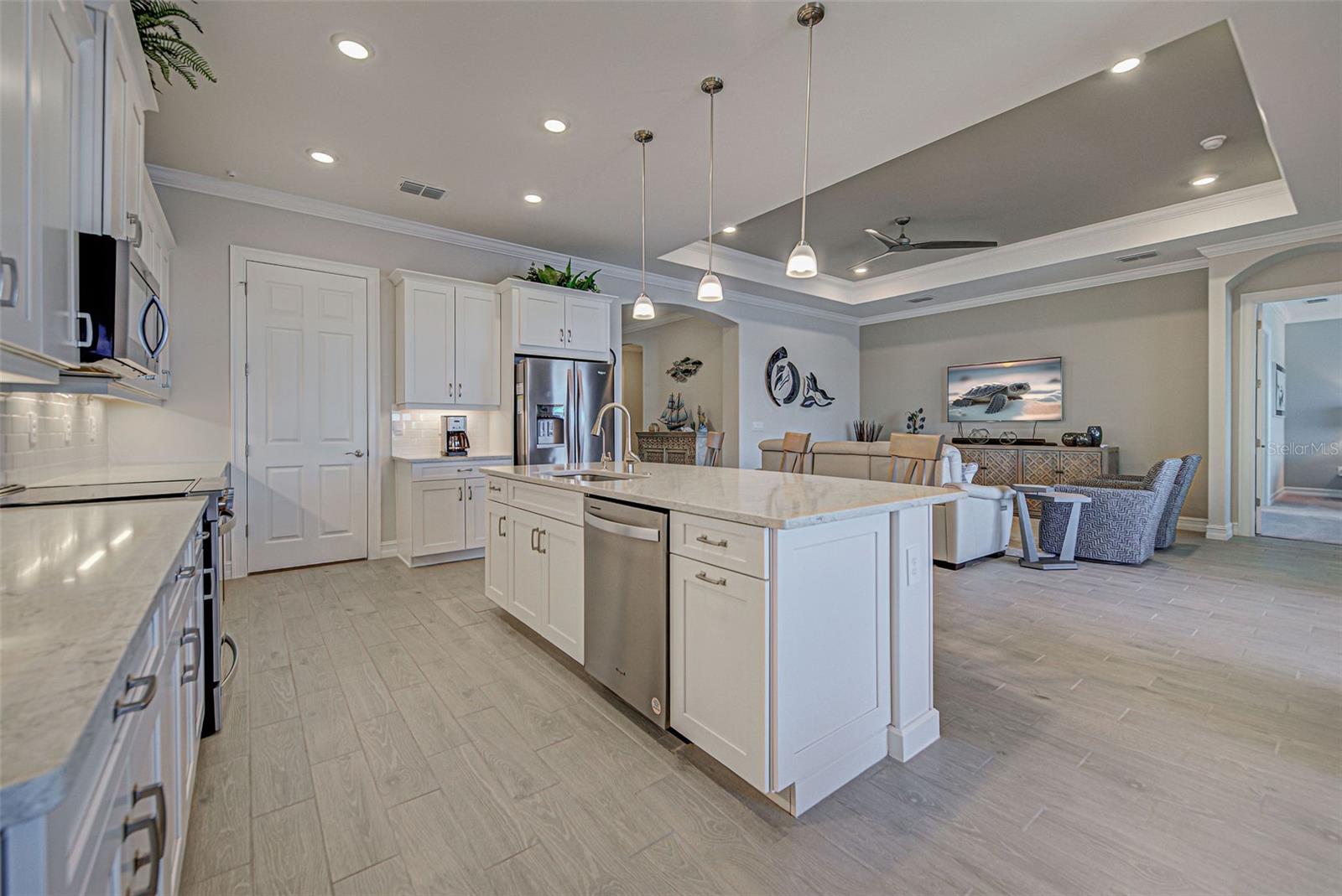 629 MARAVIYA BLVD, NOKOMIS, FL, 34275
