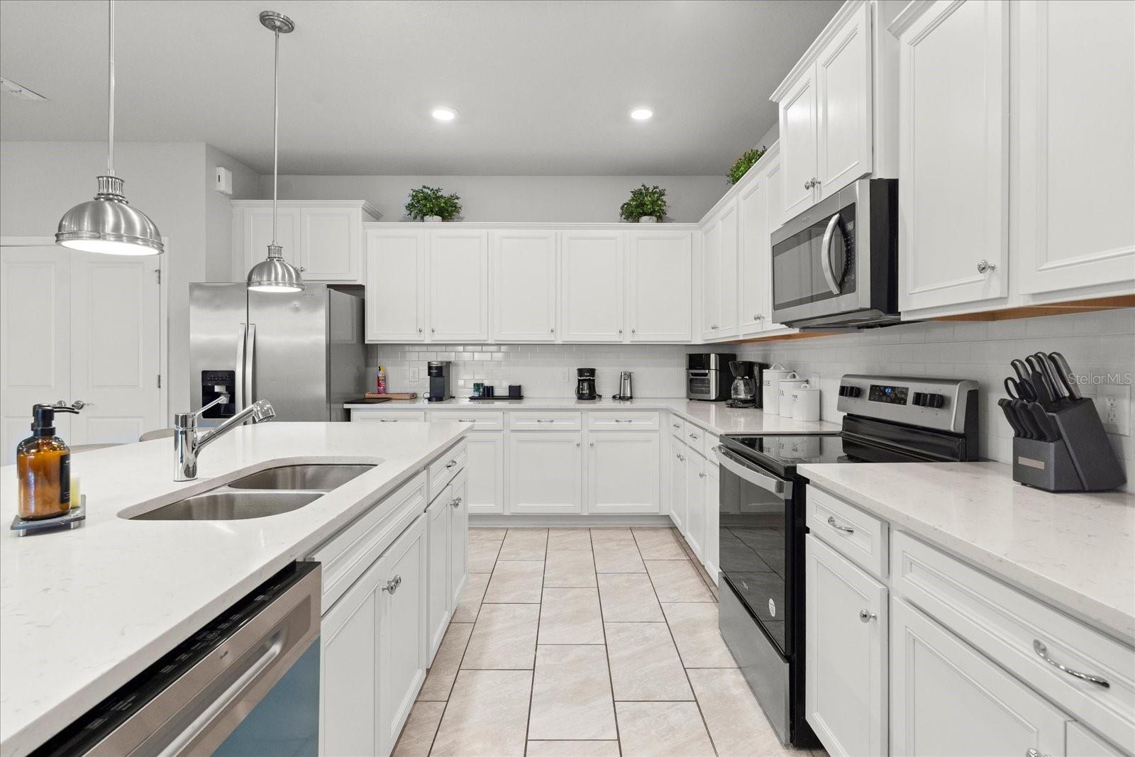 1986 SUMMER DR, DAVENPORT, FL, 33897