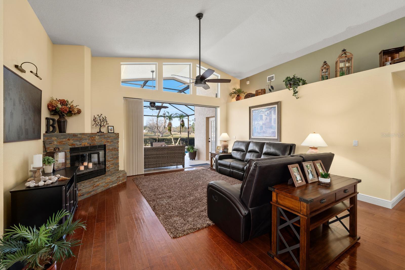 2102 GOLF MANOR BLVD, VALRICO, FL, 33596