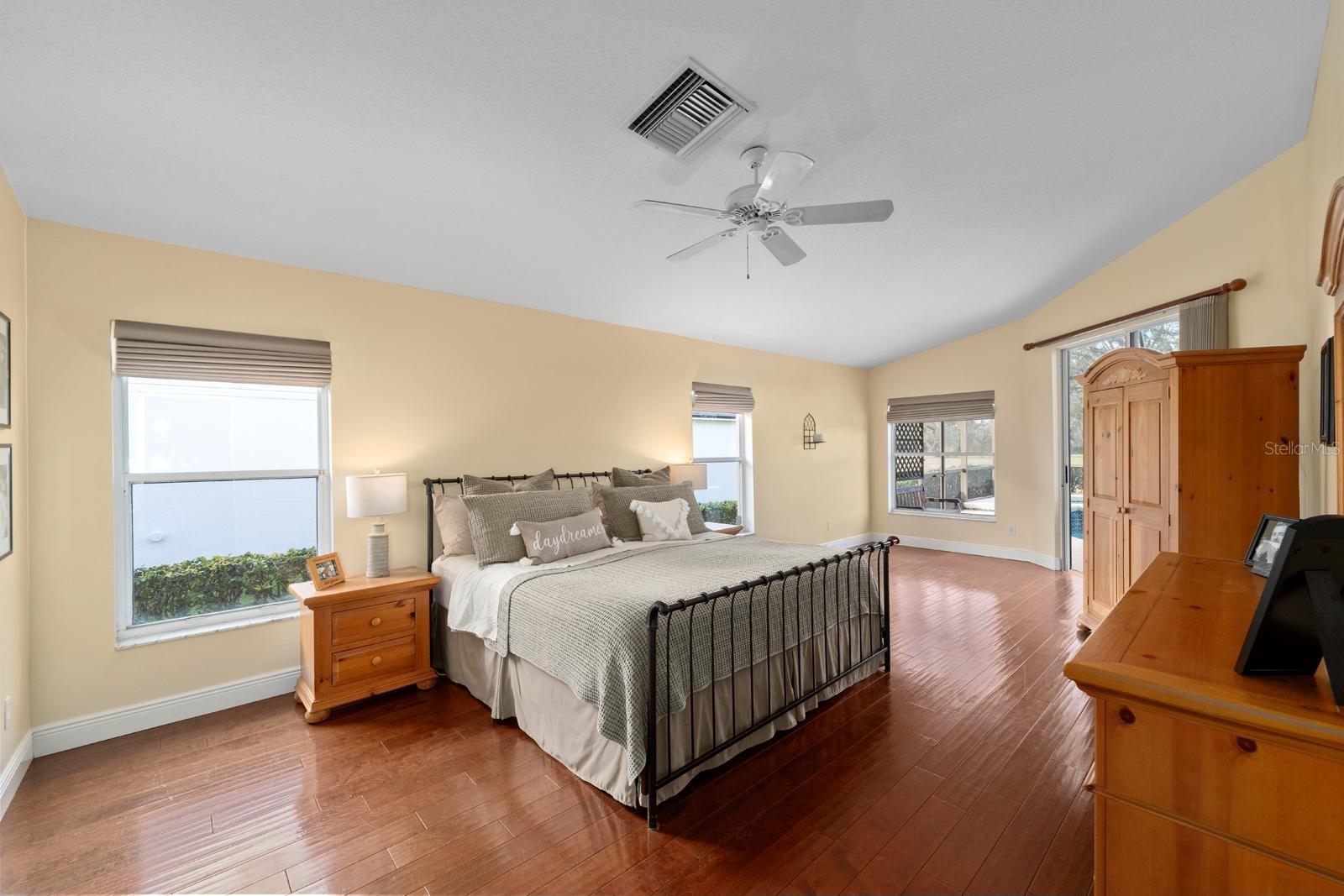 2102 GOLF MANOR BLVD, VALRICO, FL, 33596