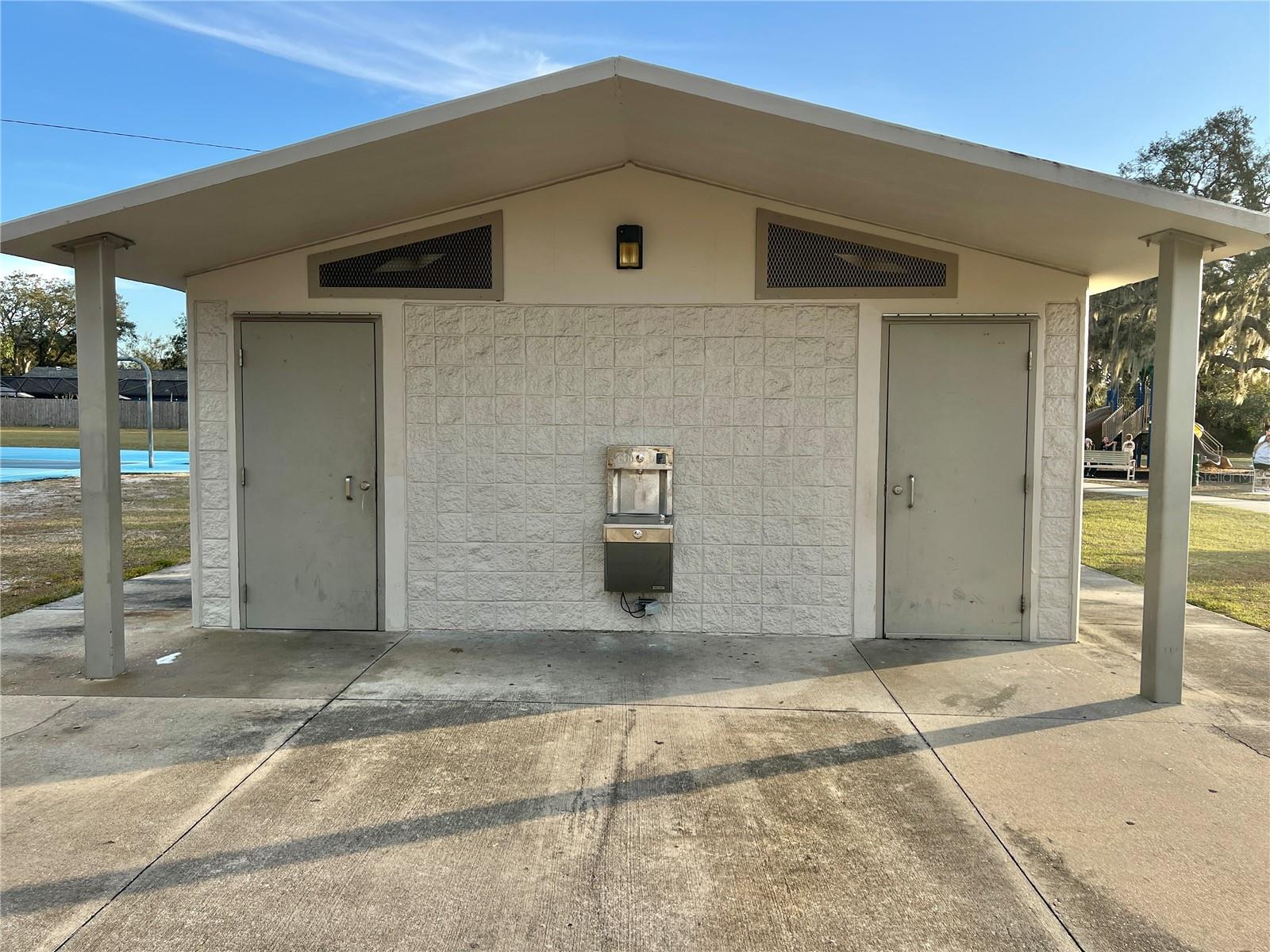 2102 GOLF MANOR BLVD, VALRICO, FL, 33596